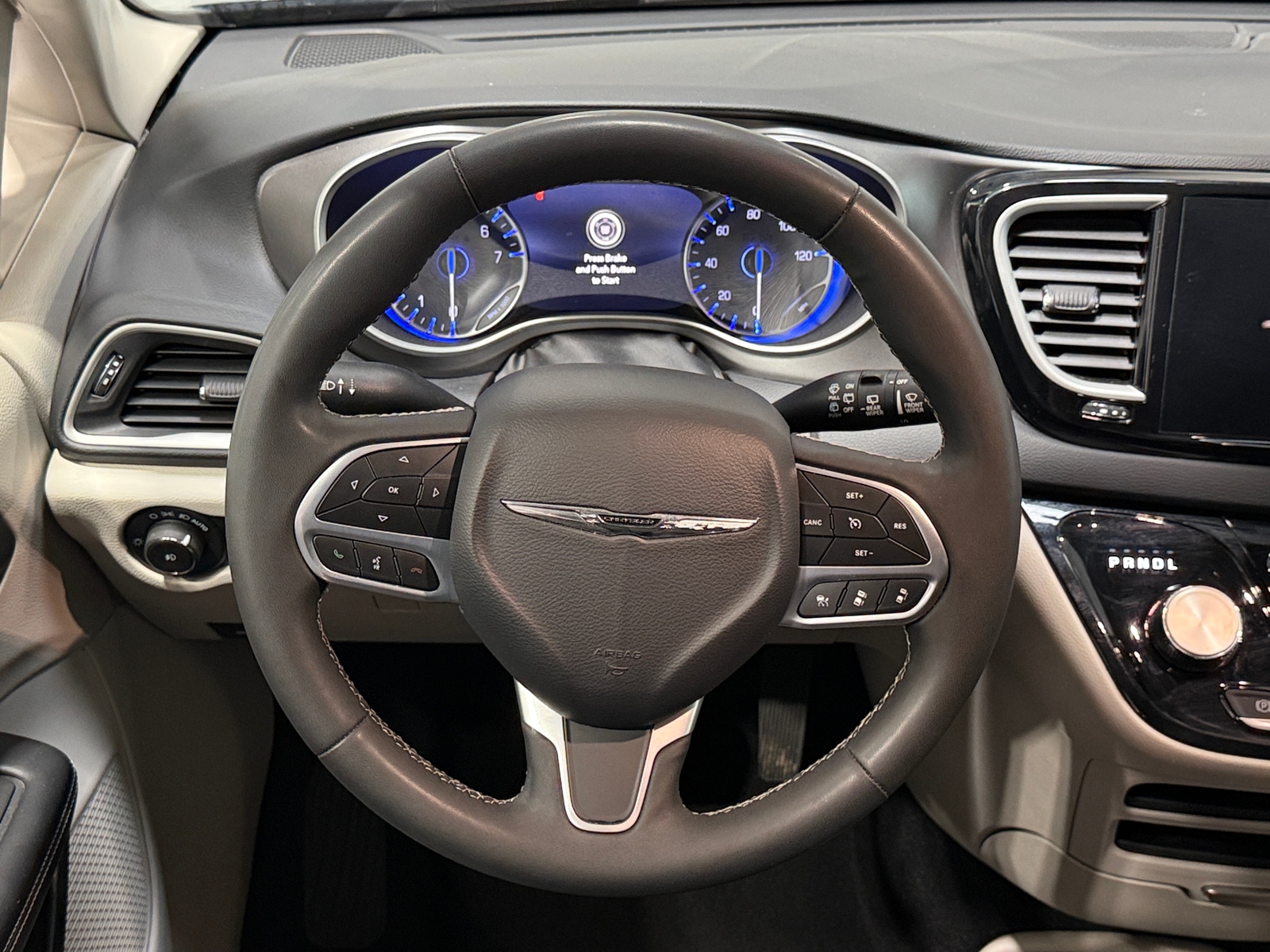 Thumbnail: 2023 Chrysler Pacifica - 4