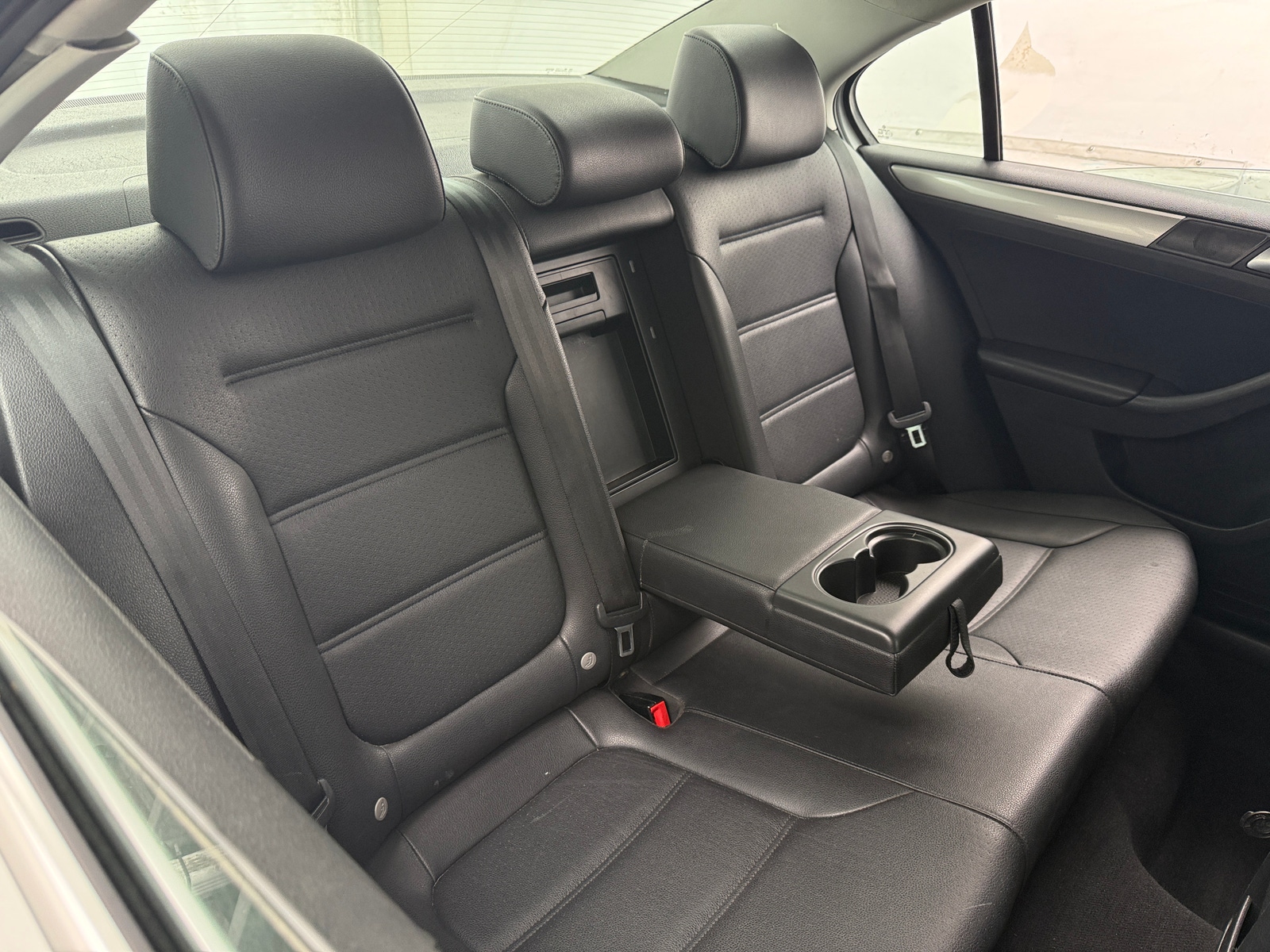 Thumbnail: 2017 Volkswagen Jetta - 5