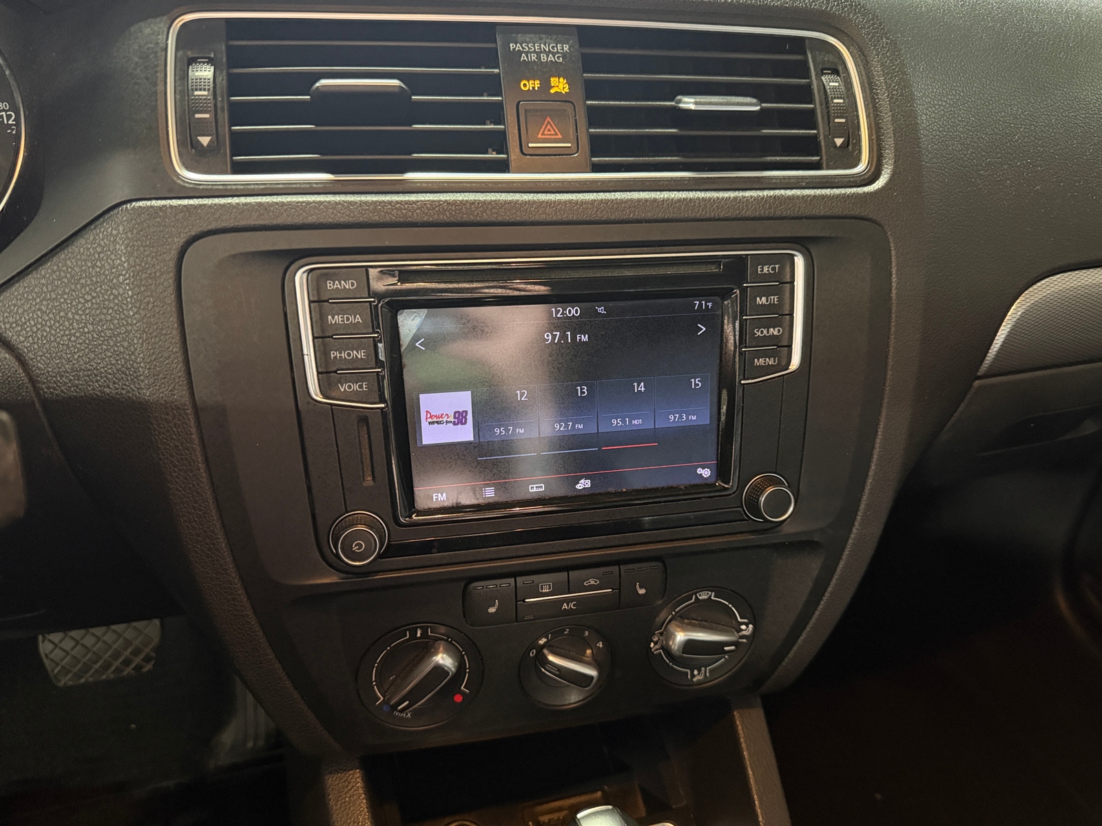 Thumbnail: 2017 Volkswagen Jetta - 3