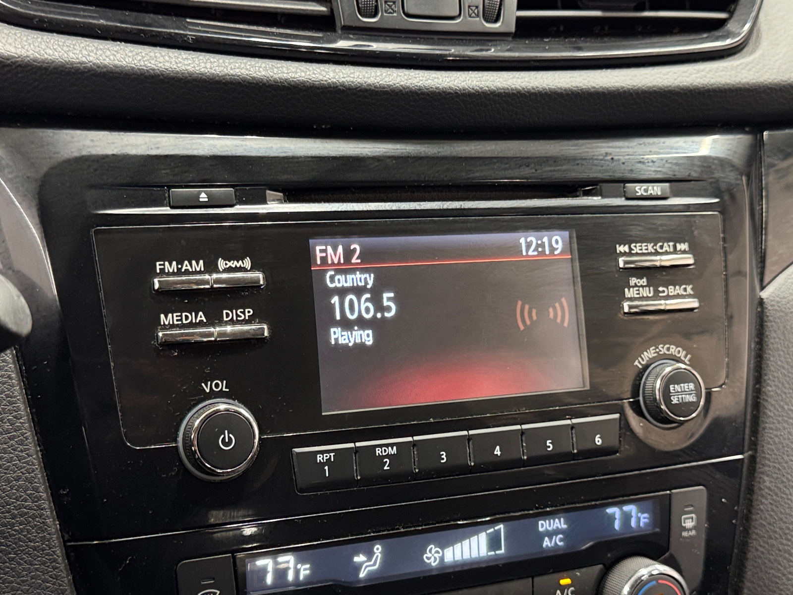 Thumbnail: 2018 Nissan Rogue Sport - 4