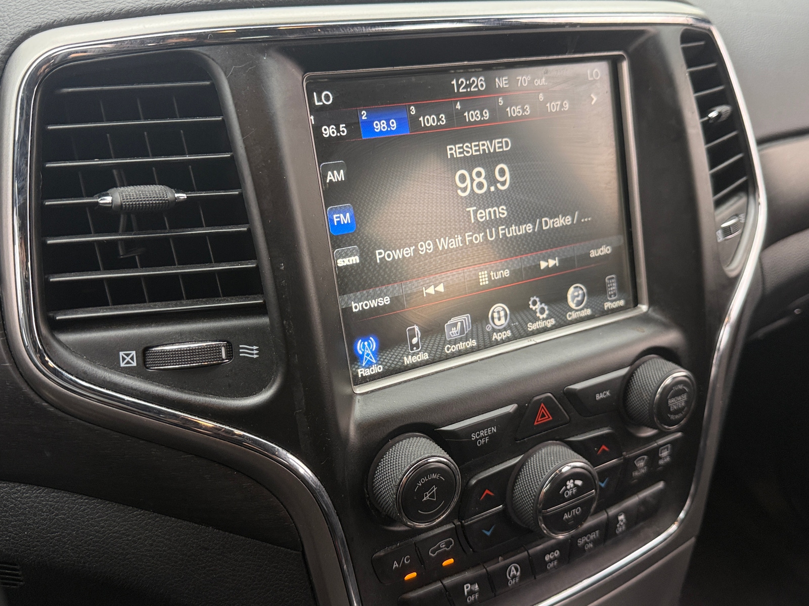 Thumbnail: 2017 Jeep Grand Cherokee - 3
