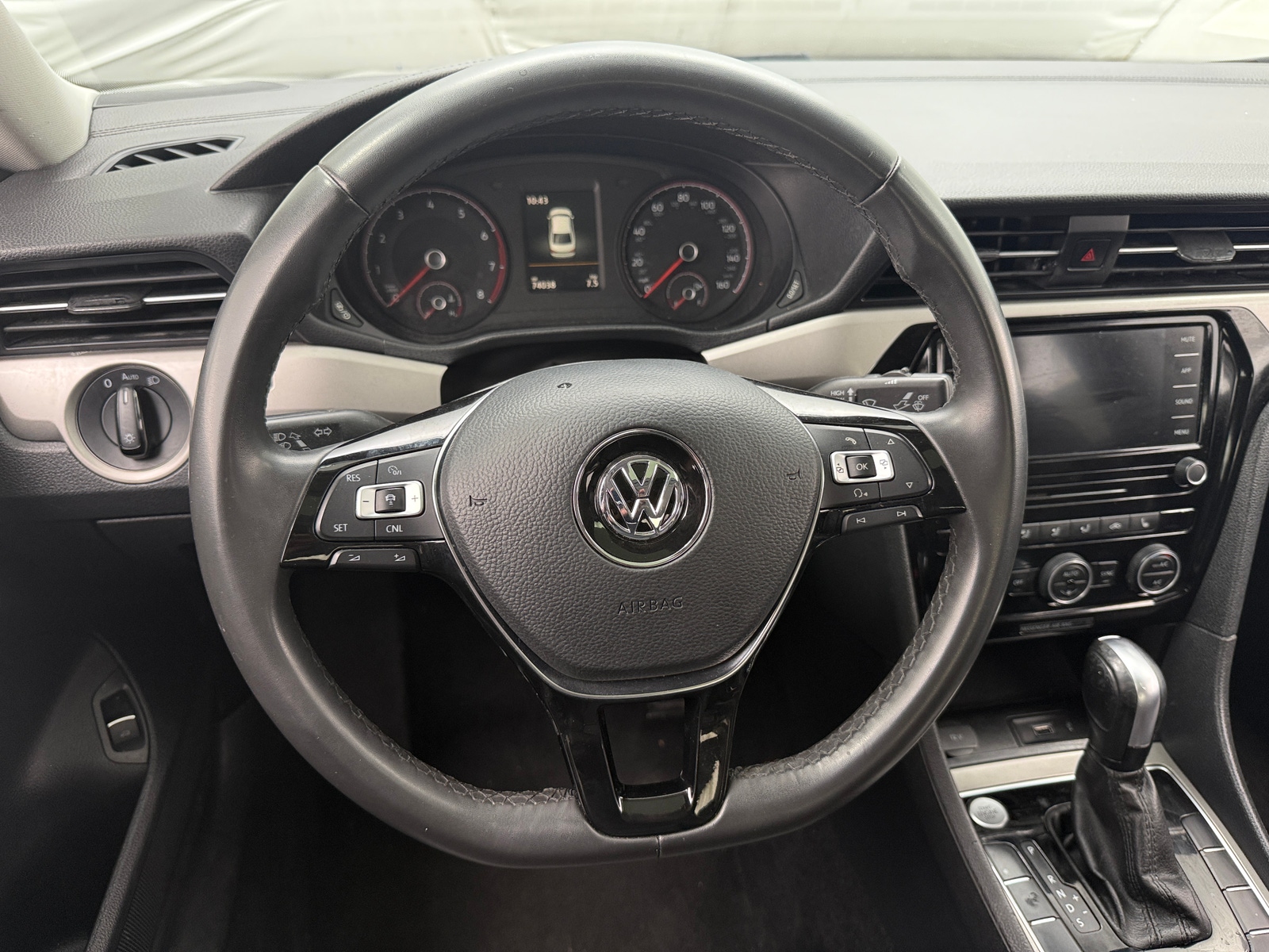 Thumbnail: 2022 Volkswagen Passat - 4