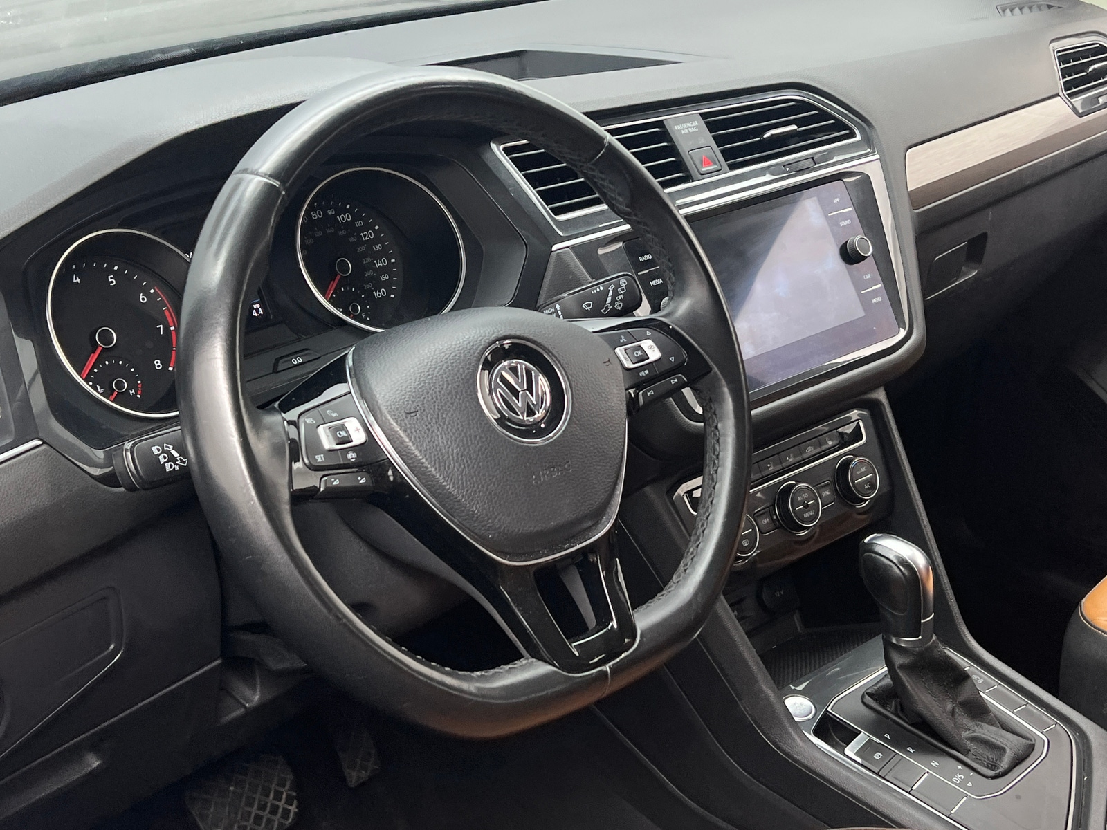 Thumbnail: 2019 Volkswagen Tiguan - 4