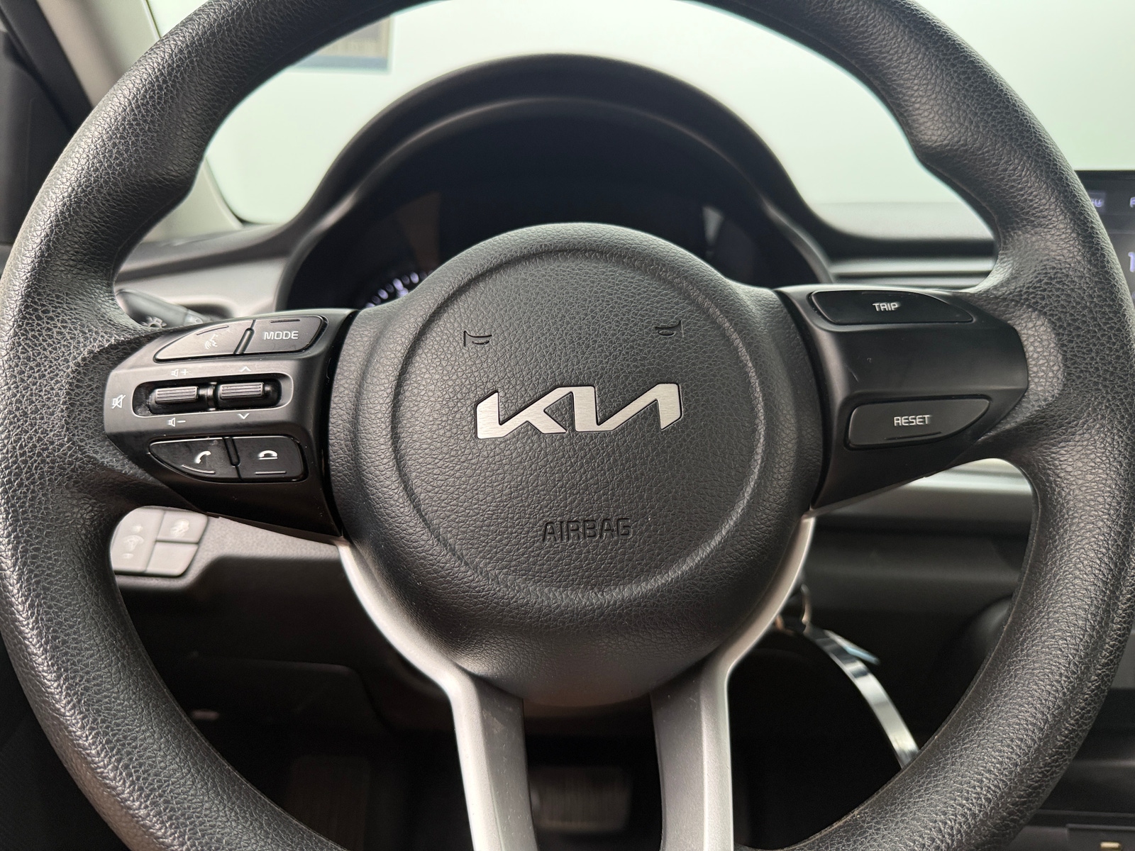 Thumbnail: 2022 Kia Rio - 5