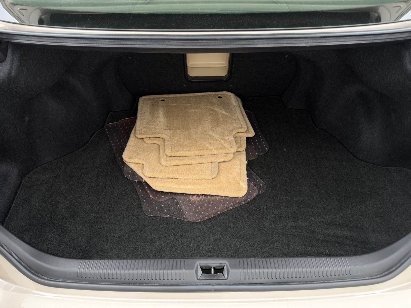 Thumbnail: 2011 Lexus ES - 6