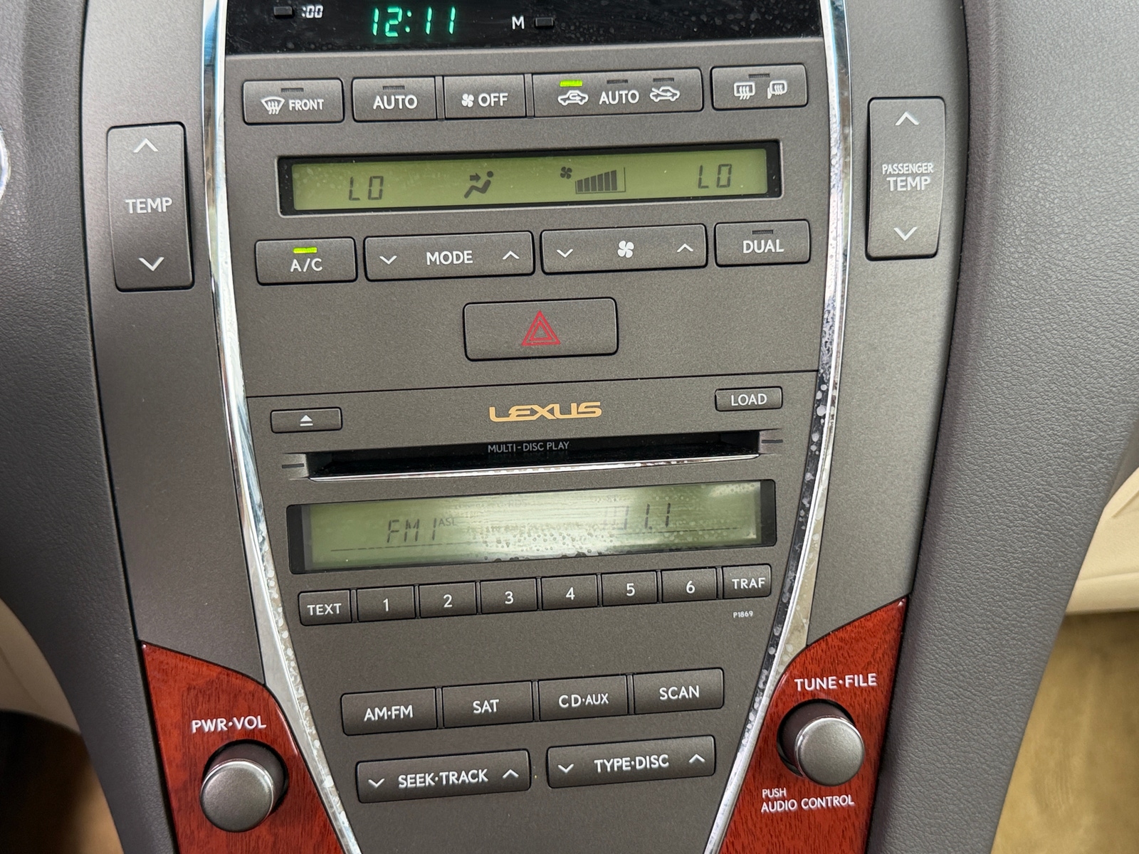 Thumbnail: 2011 Lexus ES - 3