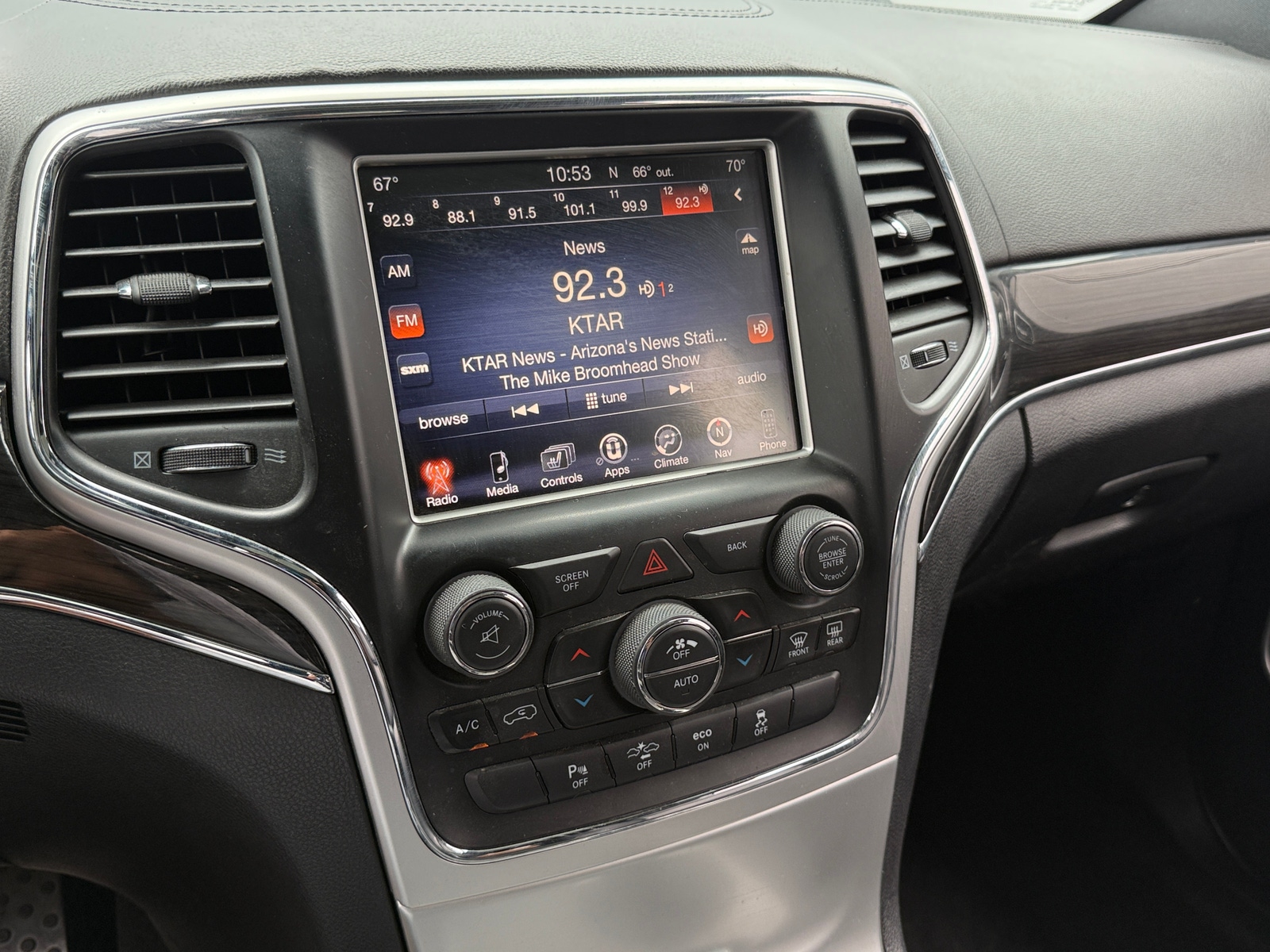 Thumbnail: 2015 Jeep Grand Cherokee - 3