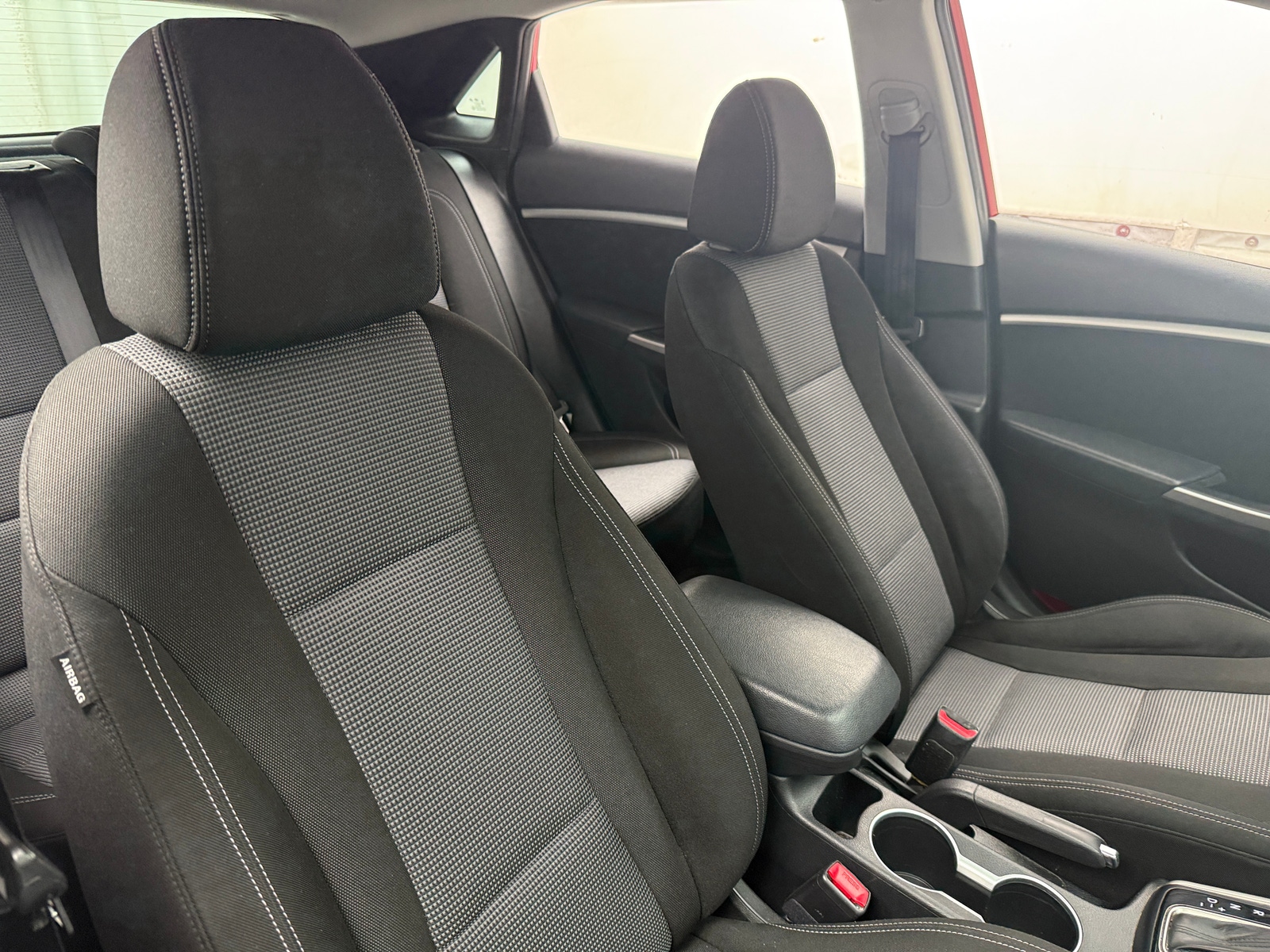 Thumbnail: 2016 Hyundai Elantra - 2