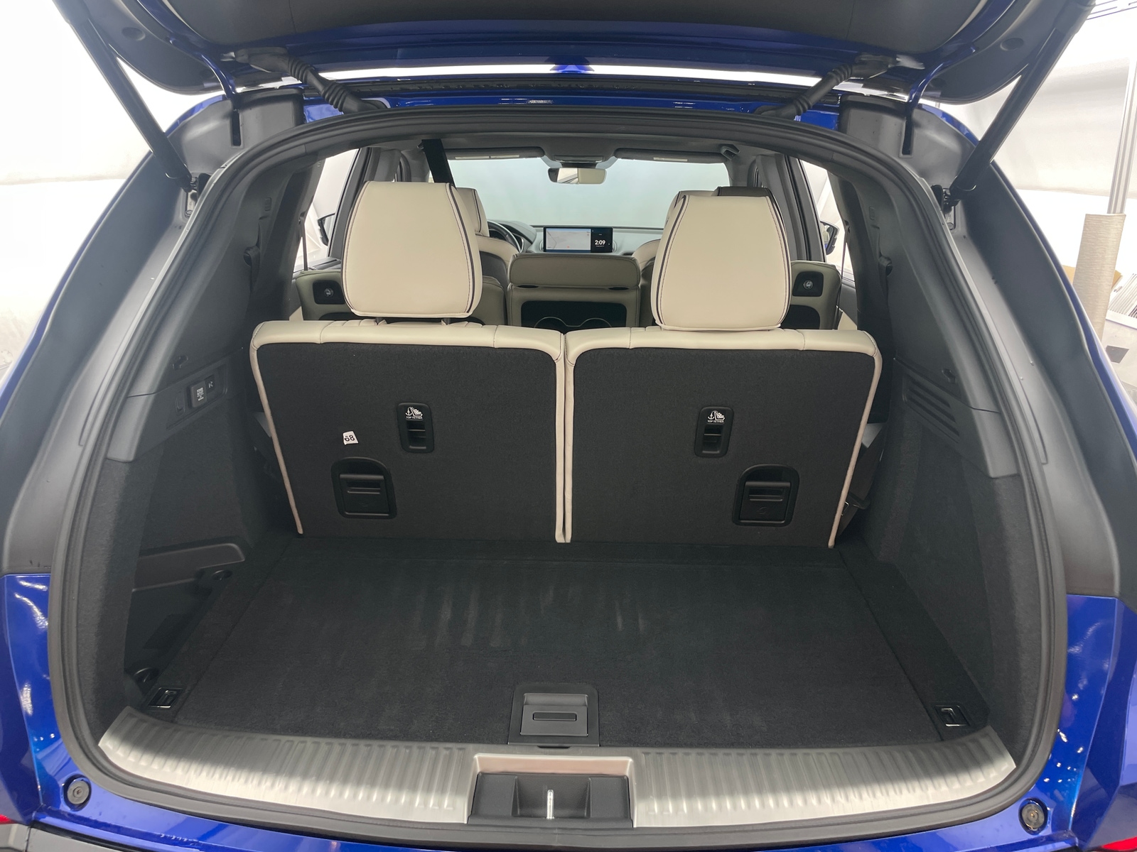 Thumbnail: 2023 Acura MDX - 6