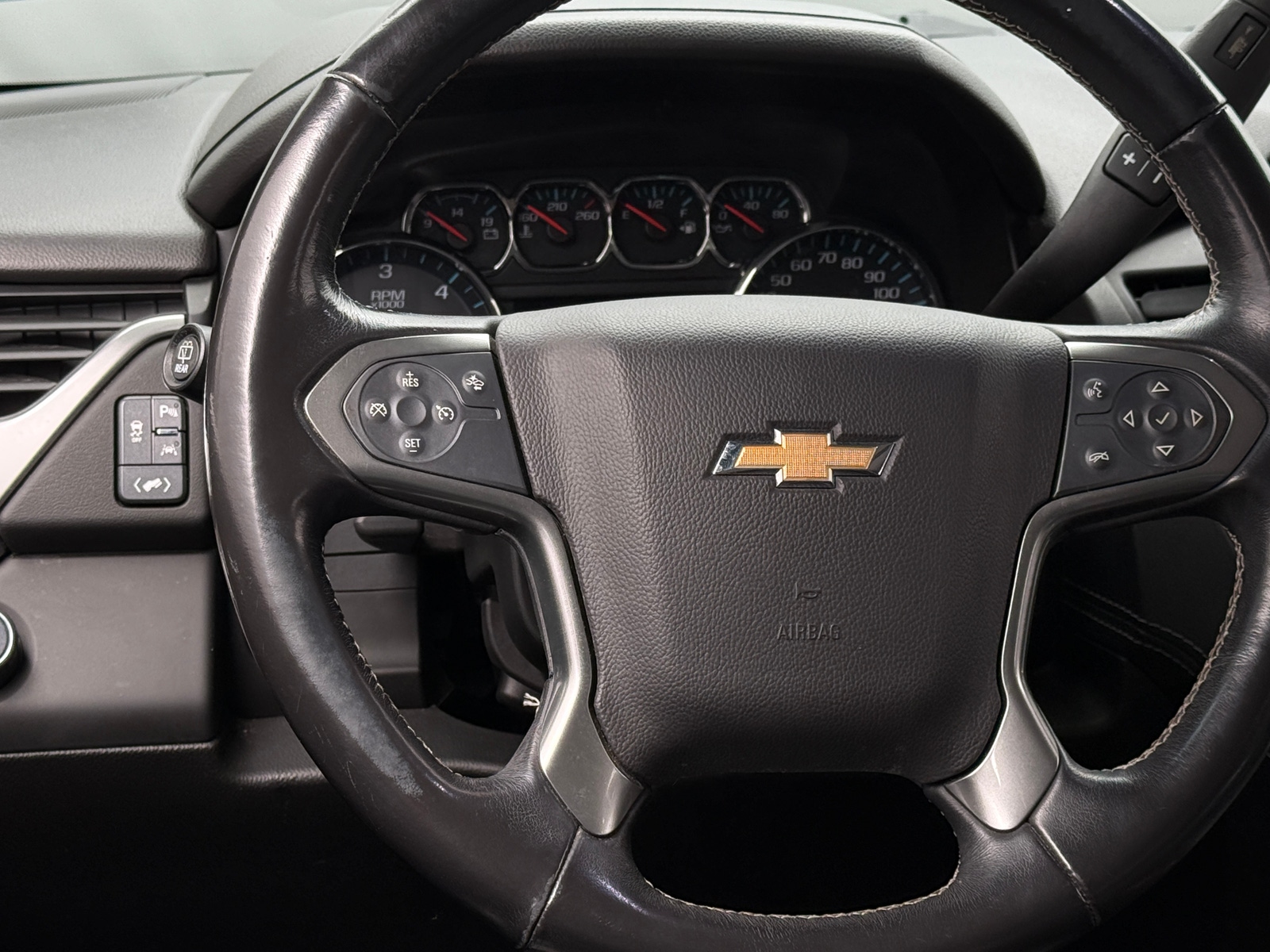 Thumbnail: 2019 Chevrolet Suburban - 4