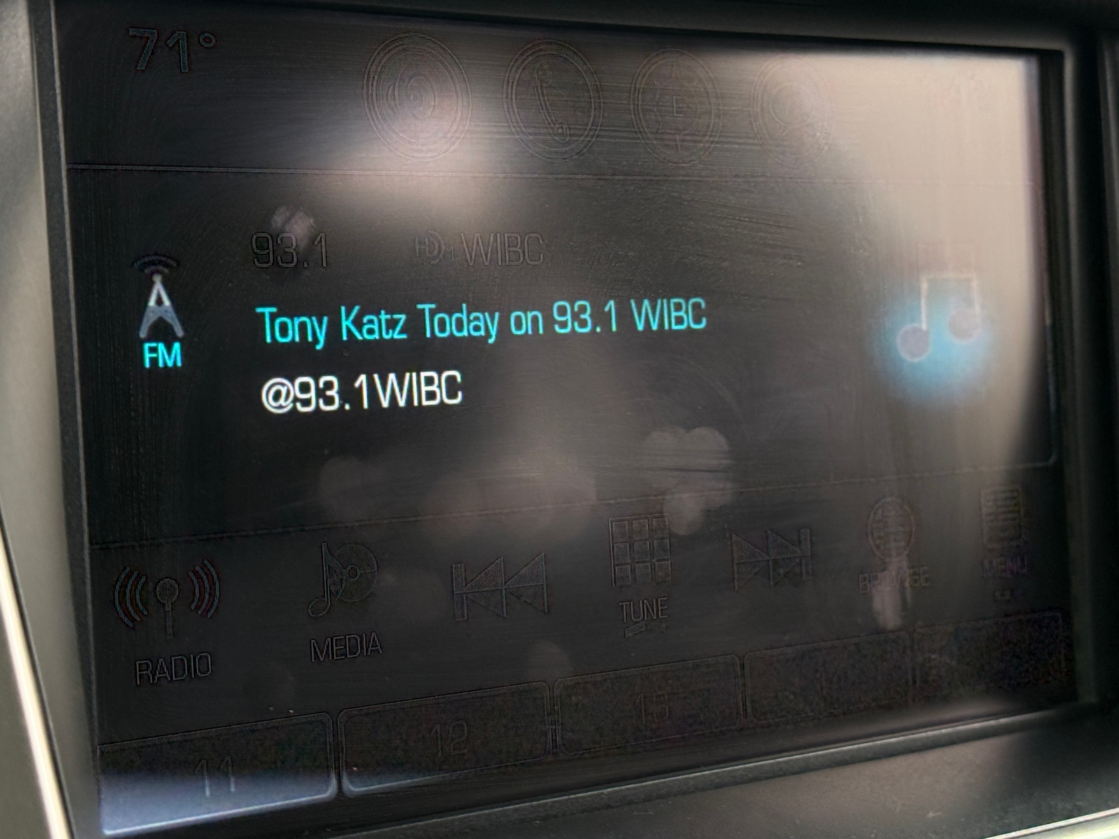 Thumbnail: 2019 Chevrolet Suburban - 3