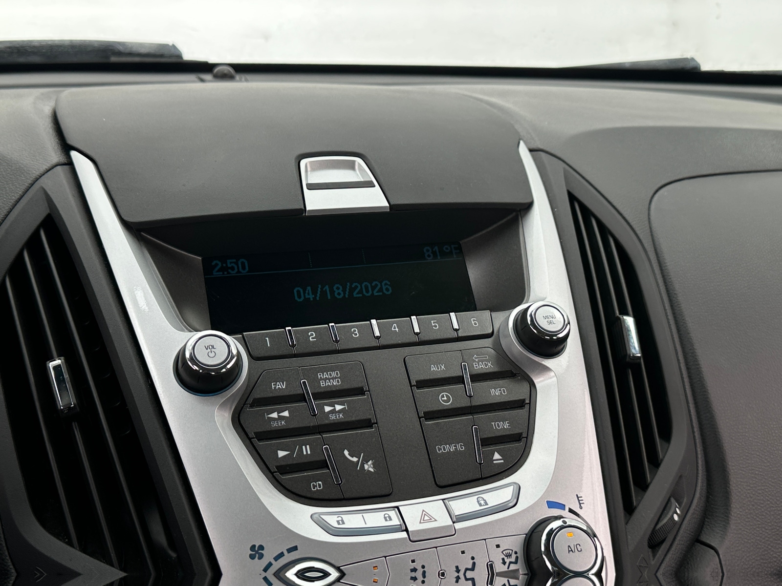 Thumbnail: 2015 Chevrolet Equinox - 4