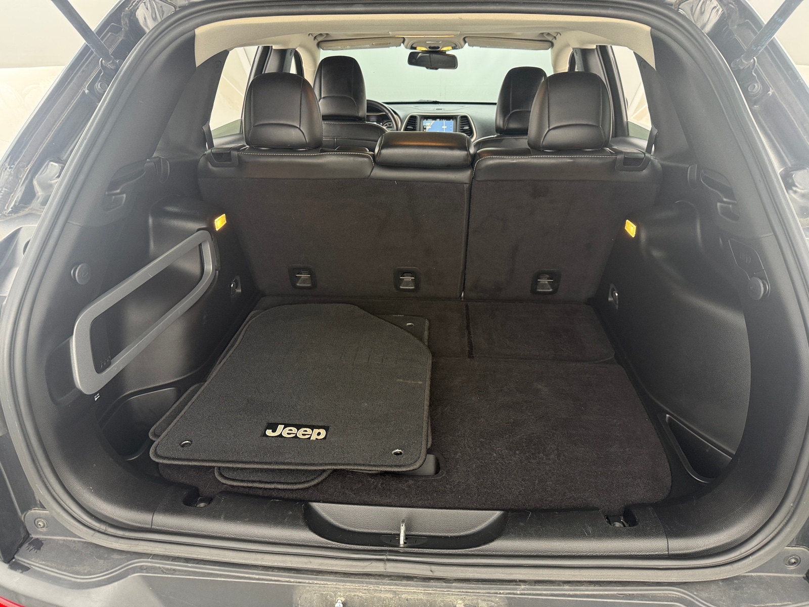 Thumbnail: 2015 Jeep Cherokee - 6