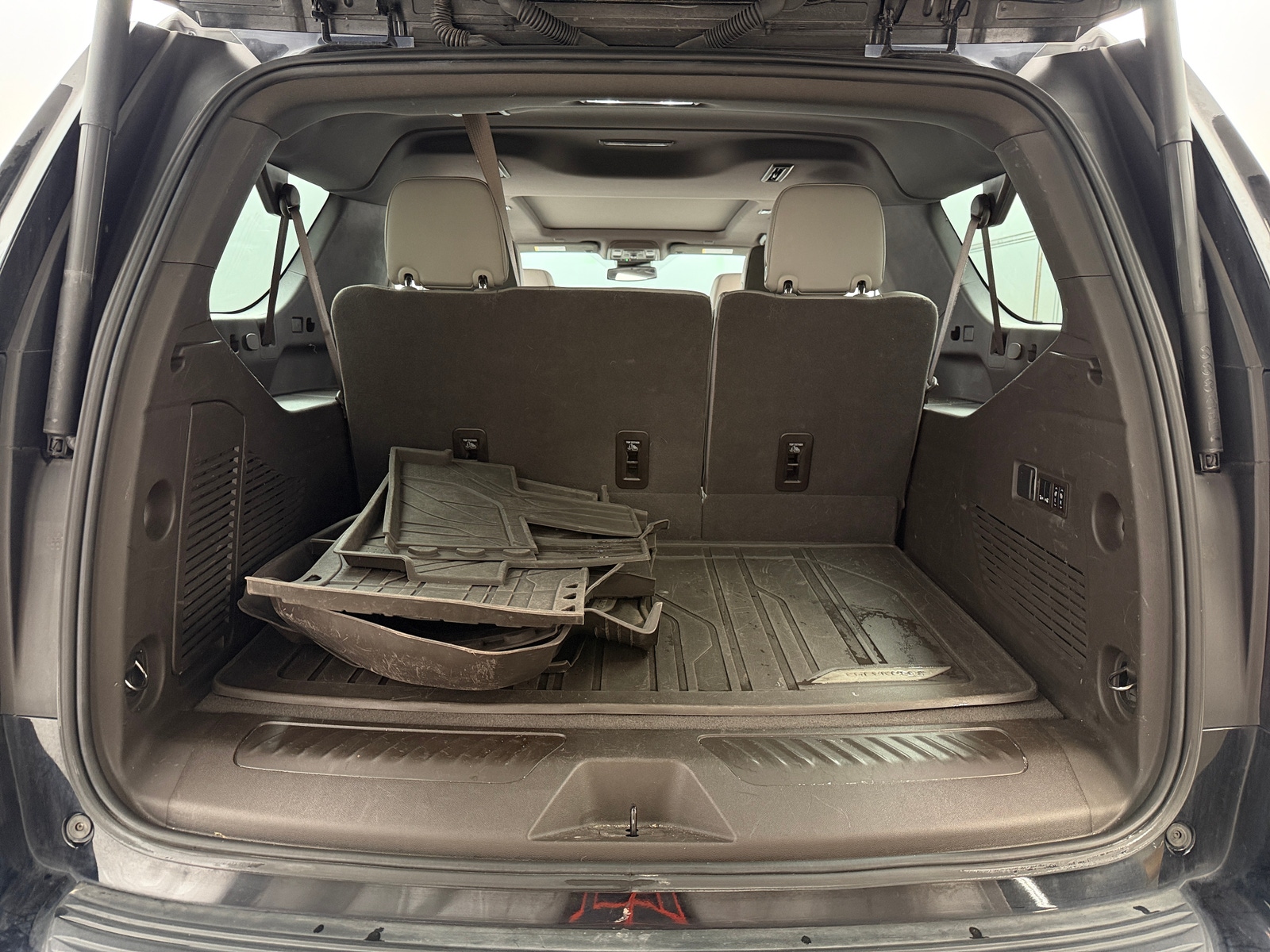 Thumbnail: 2023 Chevrolet Suburban - 6