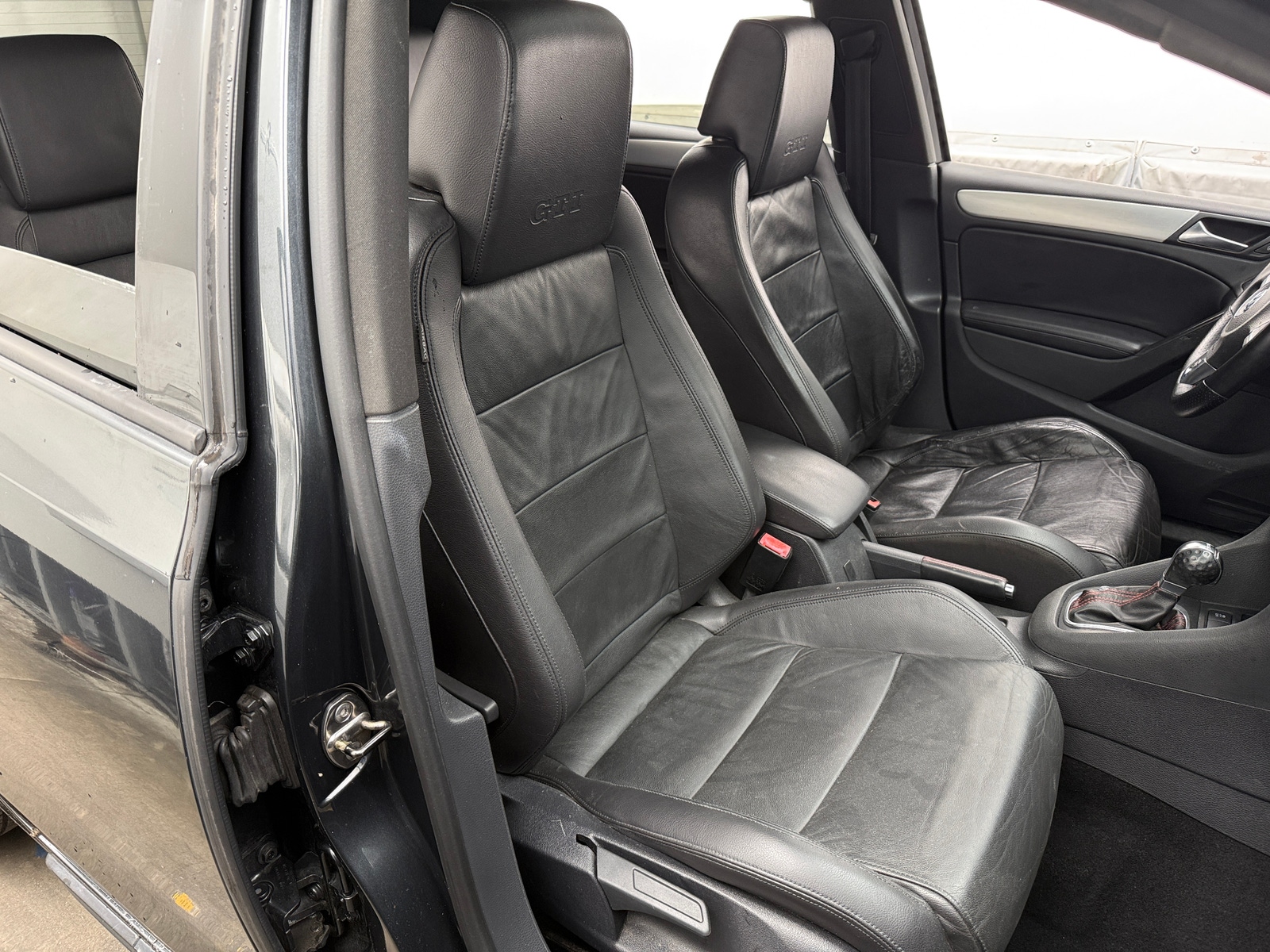 Thumbnail: 2012 Volkswagen Golf - 2