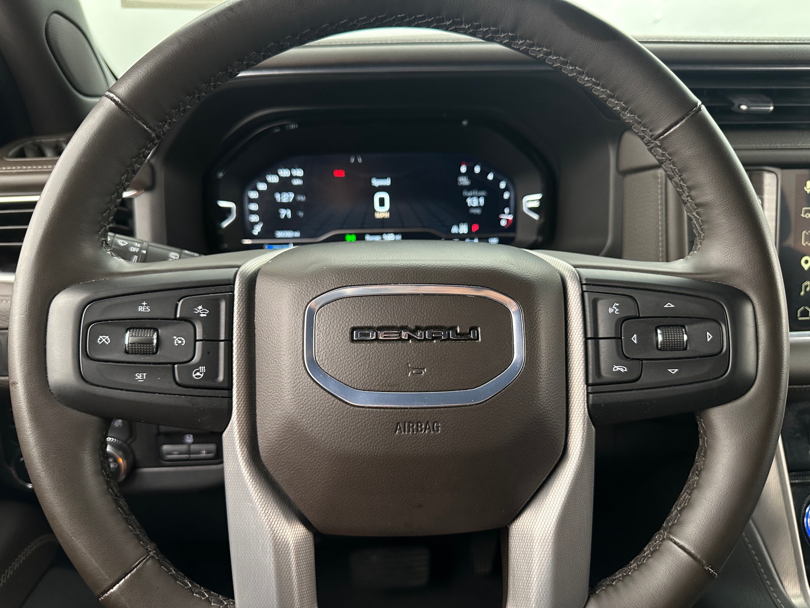 Thumbnail: 2024 GMC Yukon XL - 4