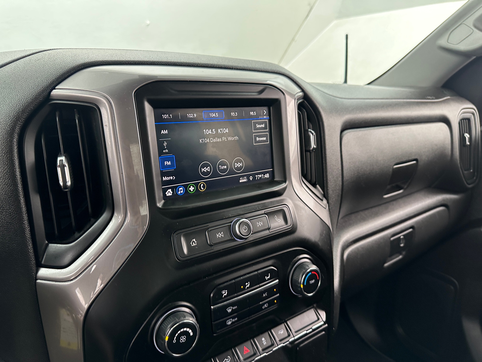 Thumbnail: 2020 Chevrolet Silverado 1500 - 4