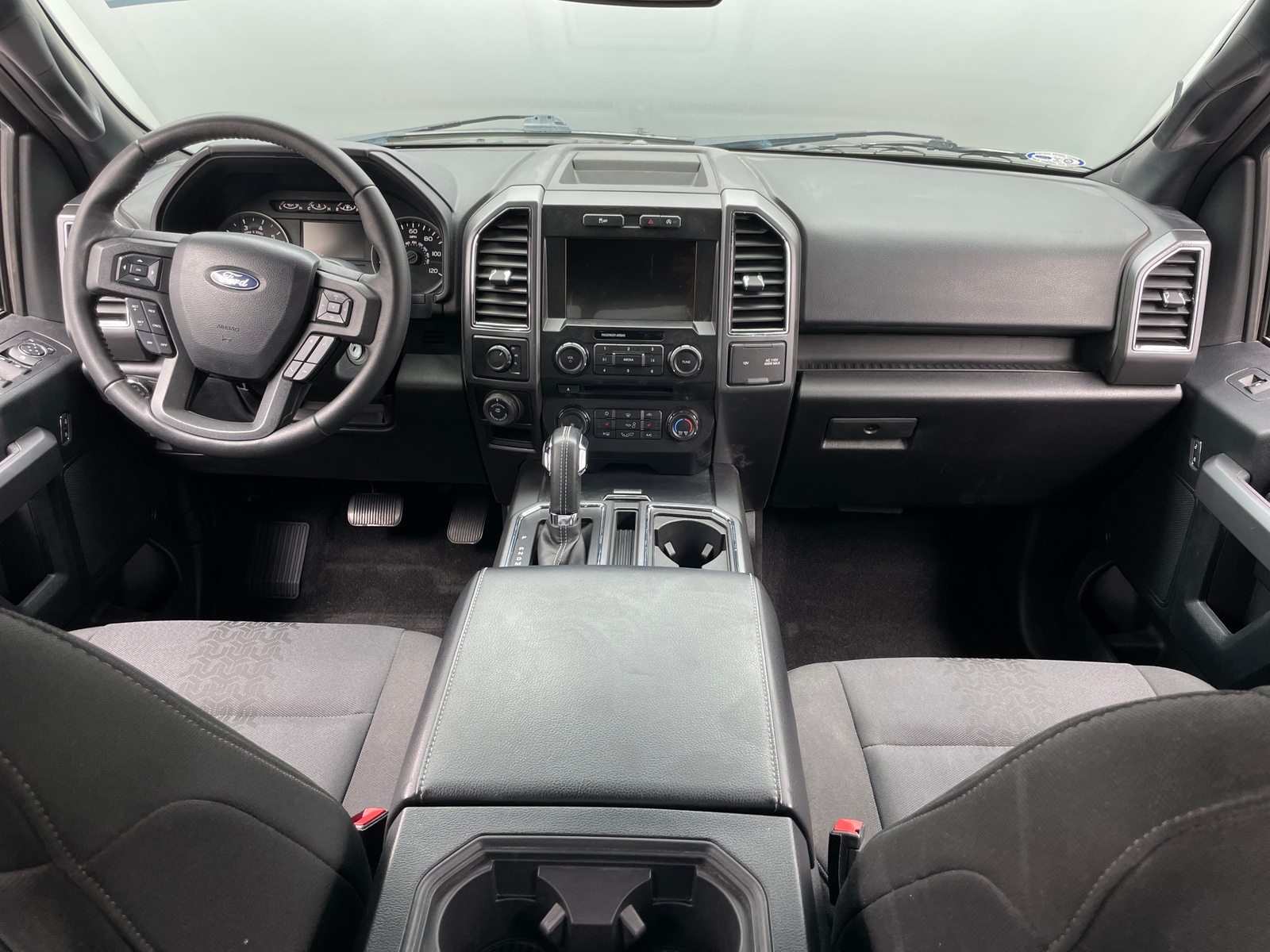 Thumbnail: 2018 Ford Econoline - 3