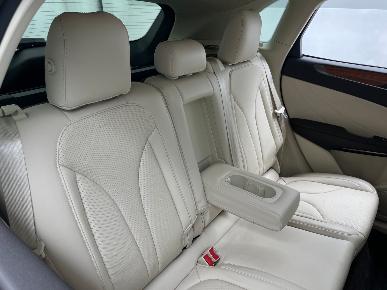Thumbnail: 2016 Lincoln MKC - 5