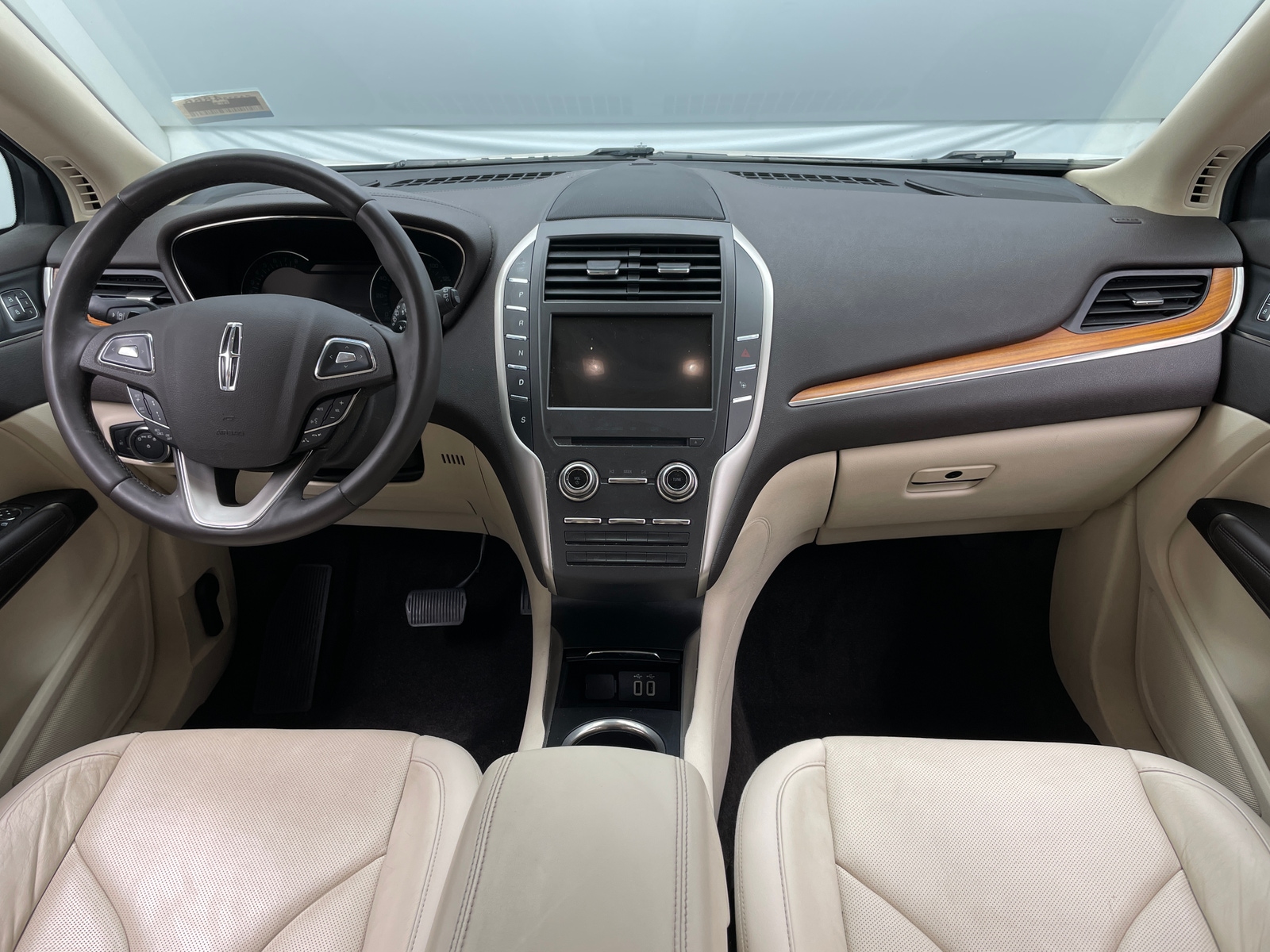 Thumbnail: 2016 Lincoln MKC - 2