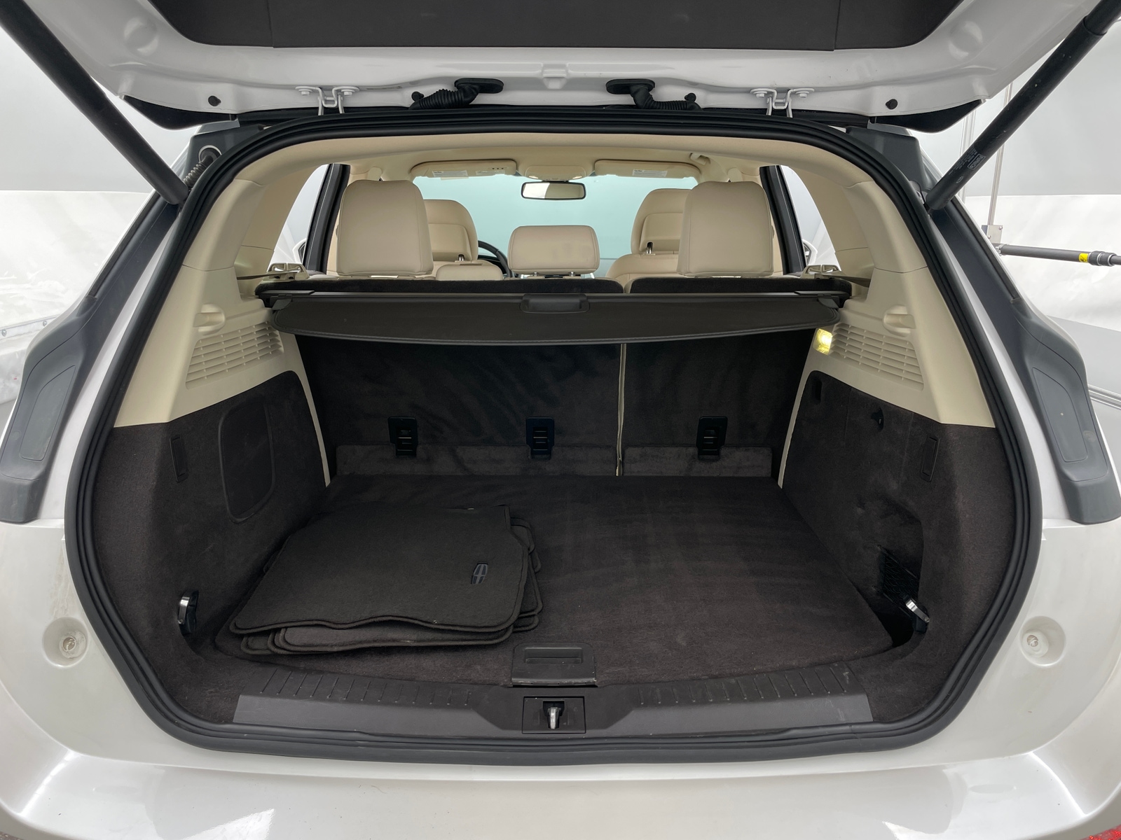 Thumbnail: 2016 Lincoln MKC - 6