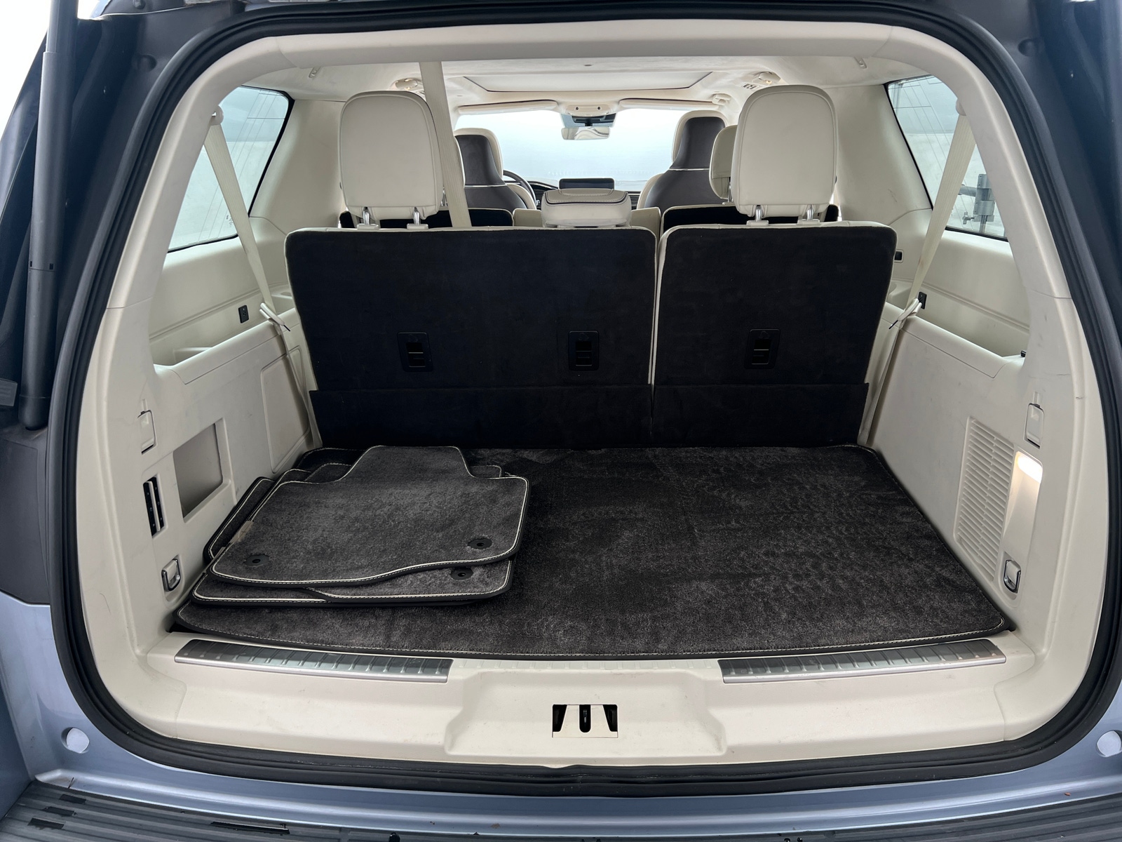 Thumbnail: 2020 Lincoln Navigator L - 6