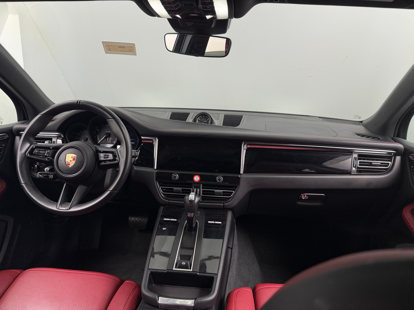 Thumbnail: 2024 Porsche Macan - 2