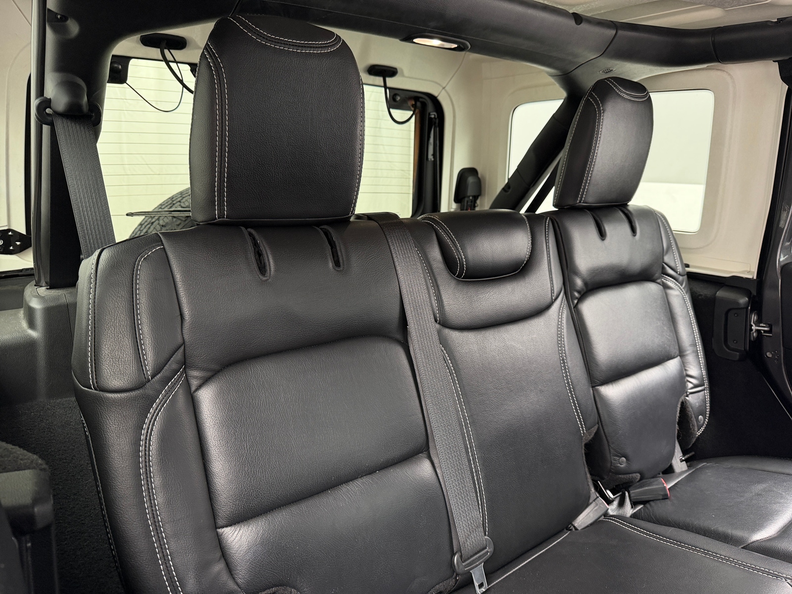 Thumbnail: 2018 Jeep Wrangler - 6