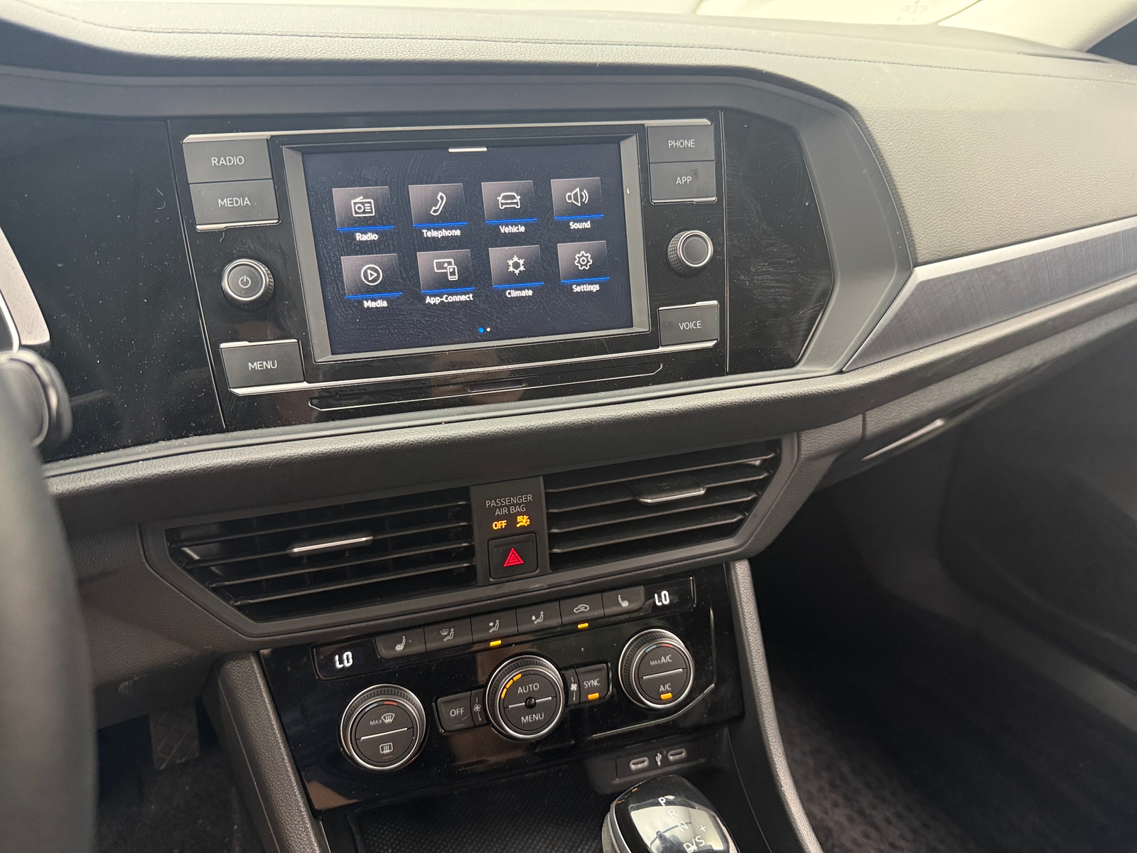 Thumbnail: 2024 Volkswagen Jetta - 3