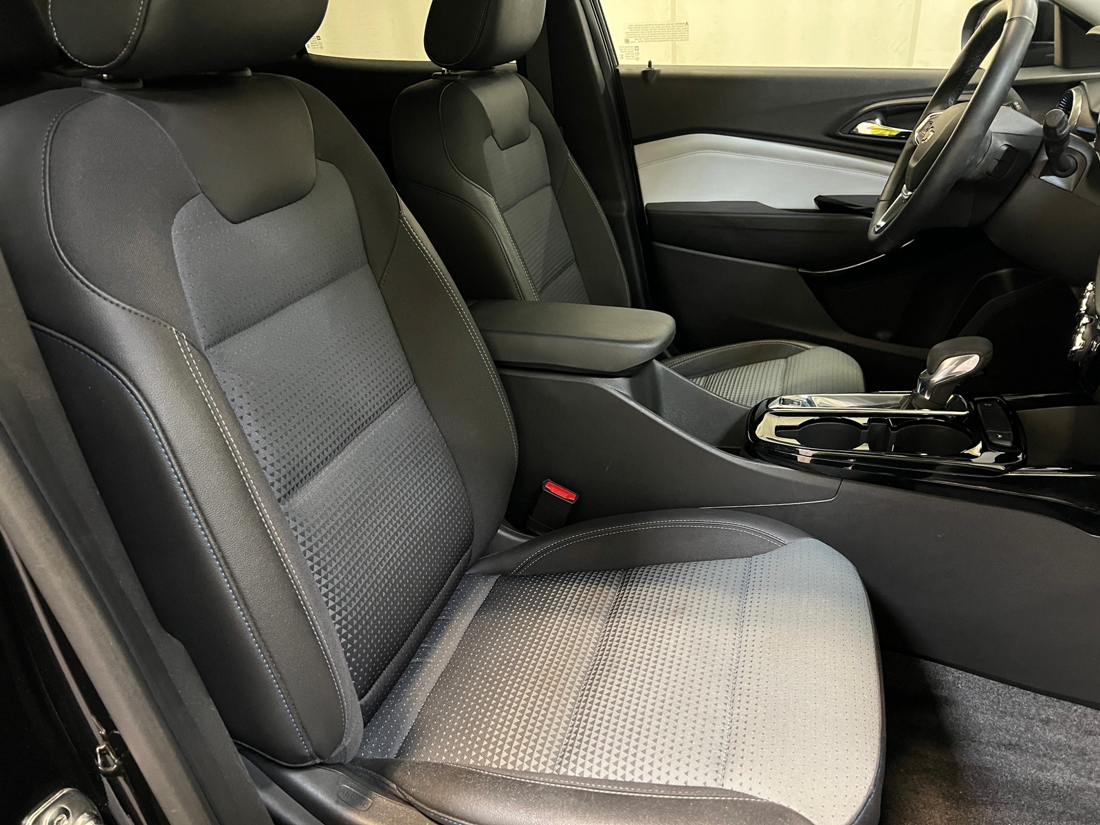 Thumbnail: 2025 Chevrolet Trax - 2