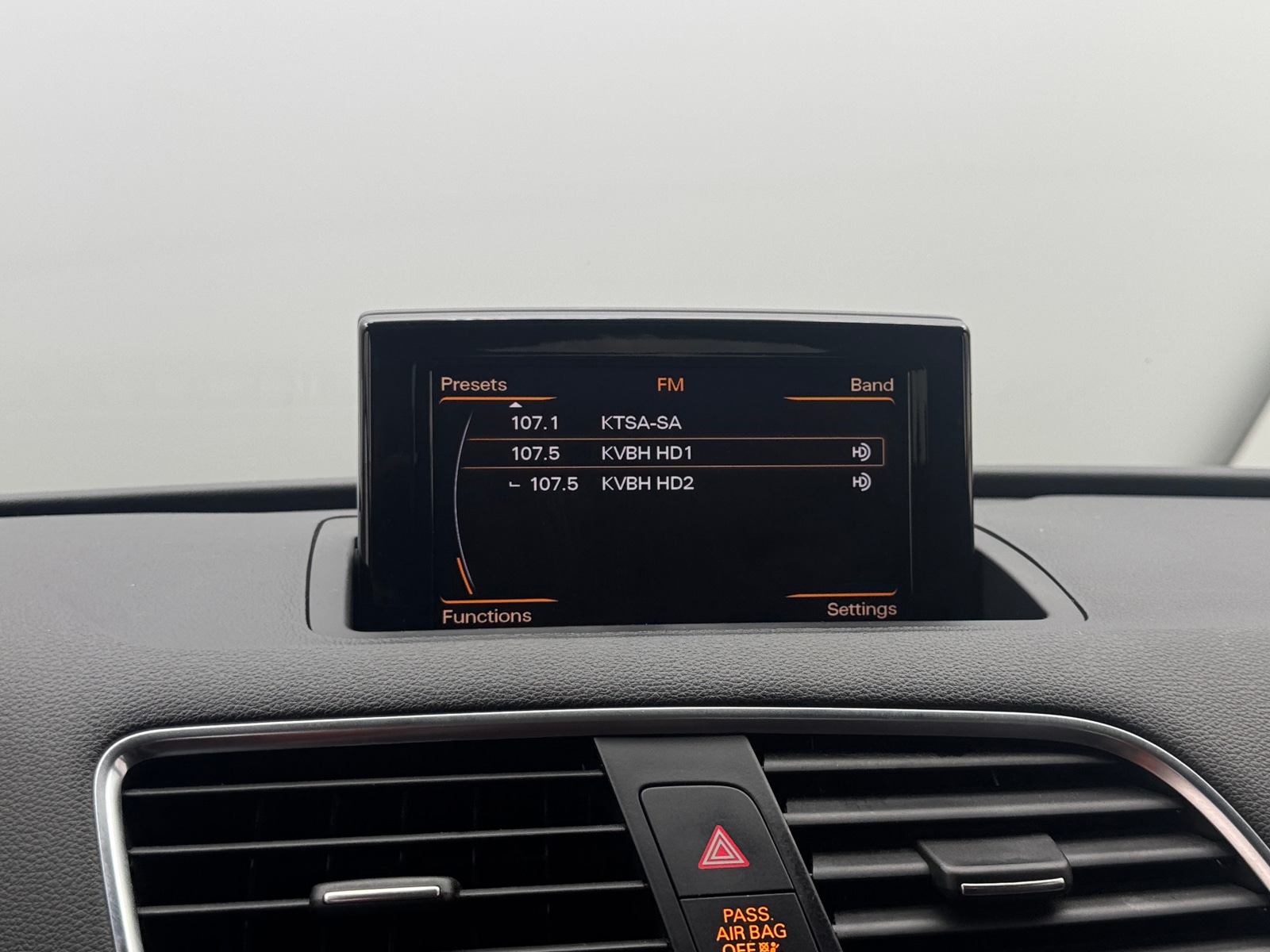 Thumbnail: 2015 Audi Q3 - 3