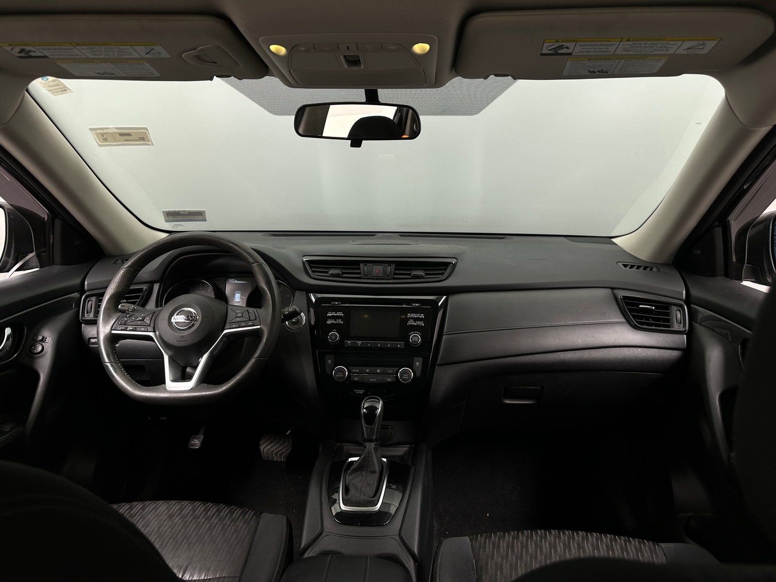 Thumbnail: 2017 Nissan Rogue - 3