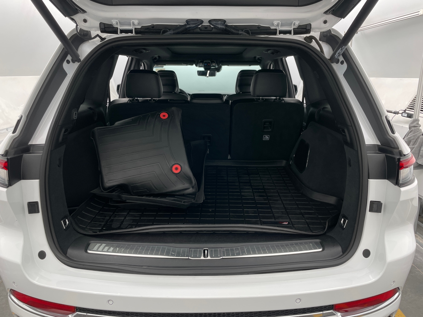 Thumbnail: 2023 Jeep Grand Cherokee - 6