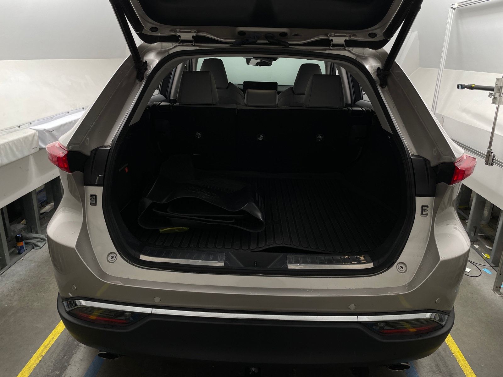Thumbnail: 2021 Toyota Venza - 6