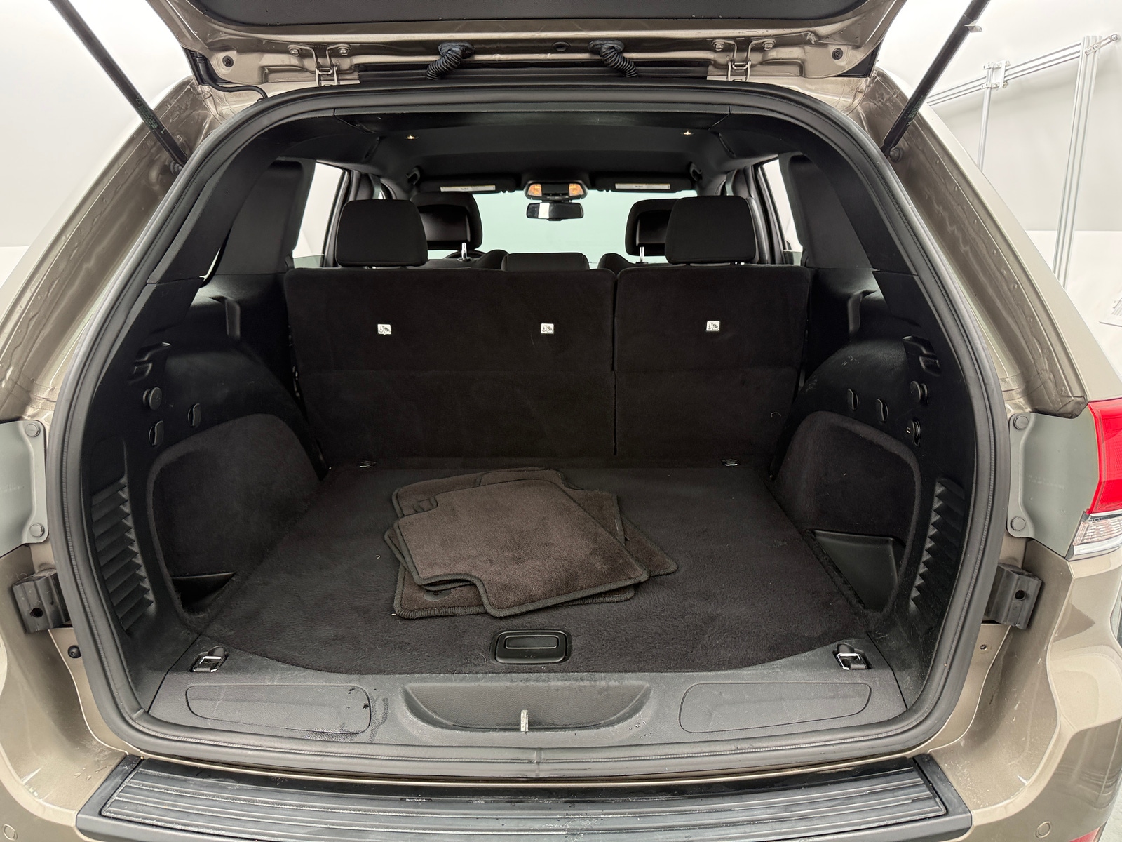 Thumbnail: 2016 Jeep Grand Cherokee - 7