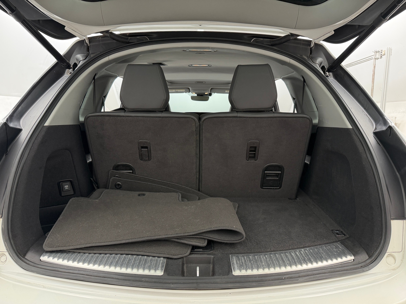 Thumbnail: 2020 Acura MDX - 6