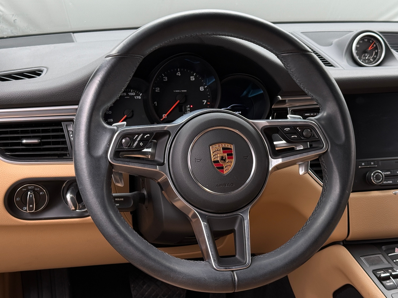 Thumbnail: 2017 Porsche Macan - 4