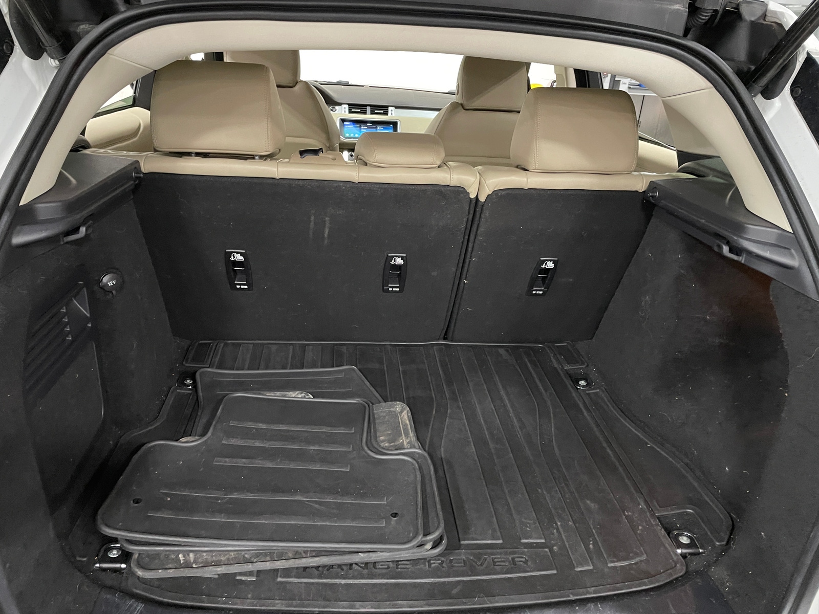 Thumbnail: 2017 Land Rover Range Rover Evoque - 6