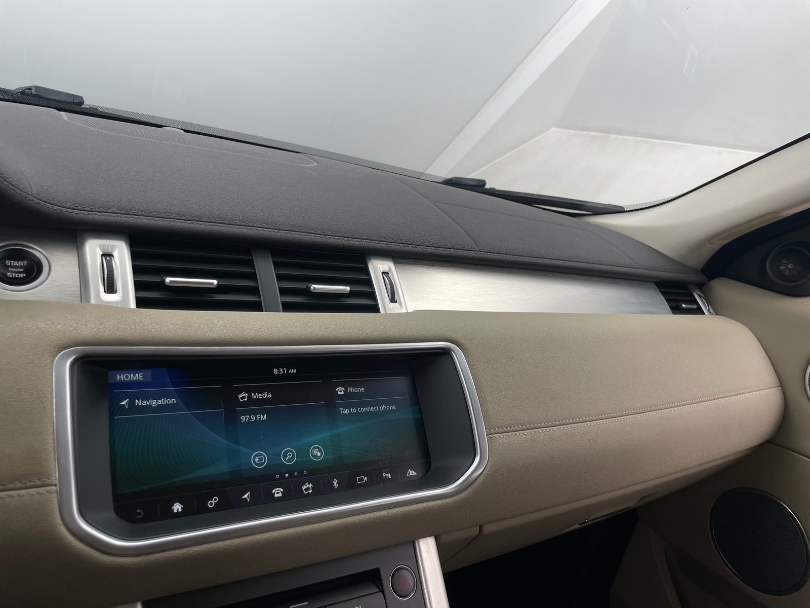 Thumbnail: 2017 Land Rover Range Rover Evoque - 3