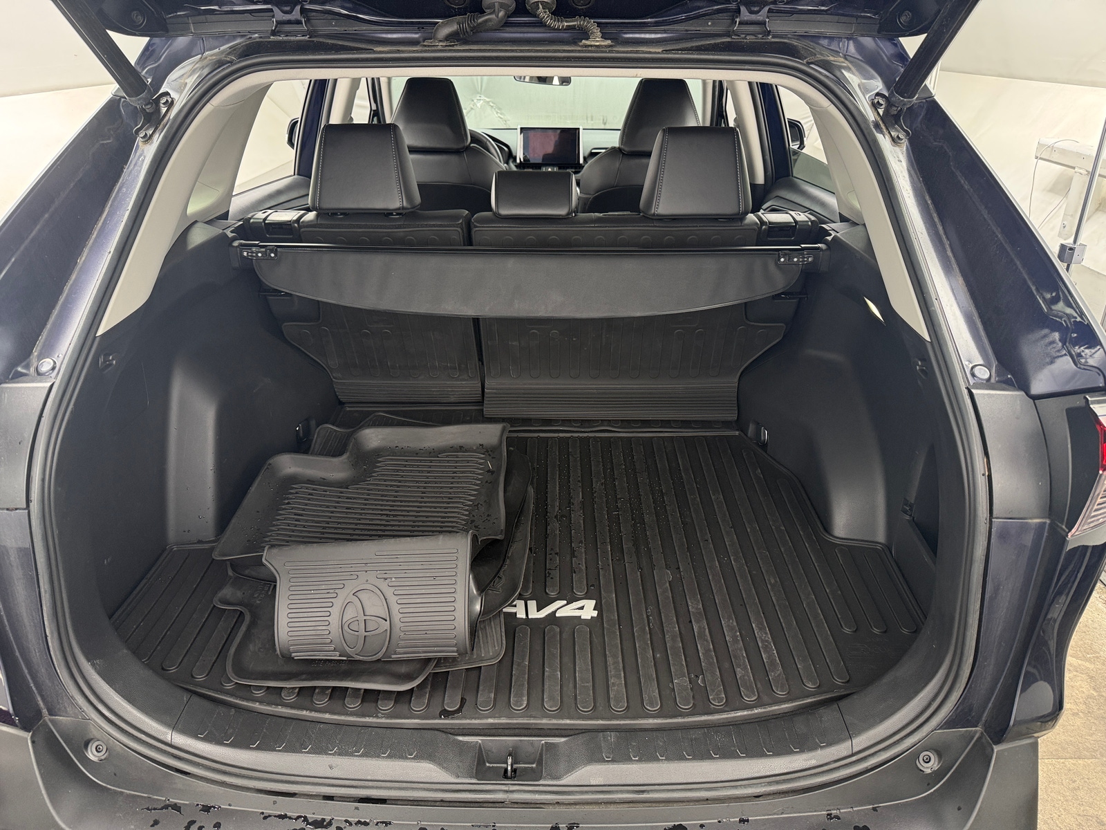 Thumbnail: 2023 Toyota RAV4 - 6