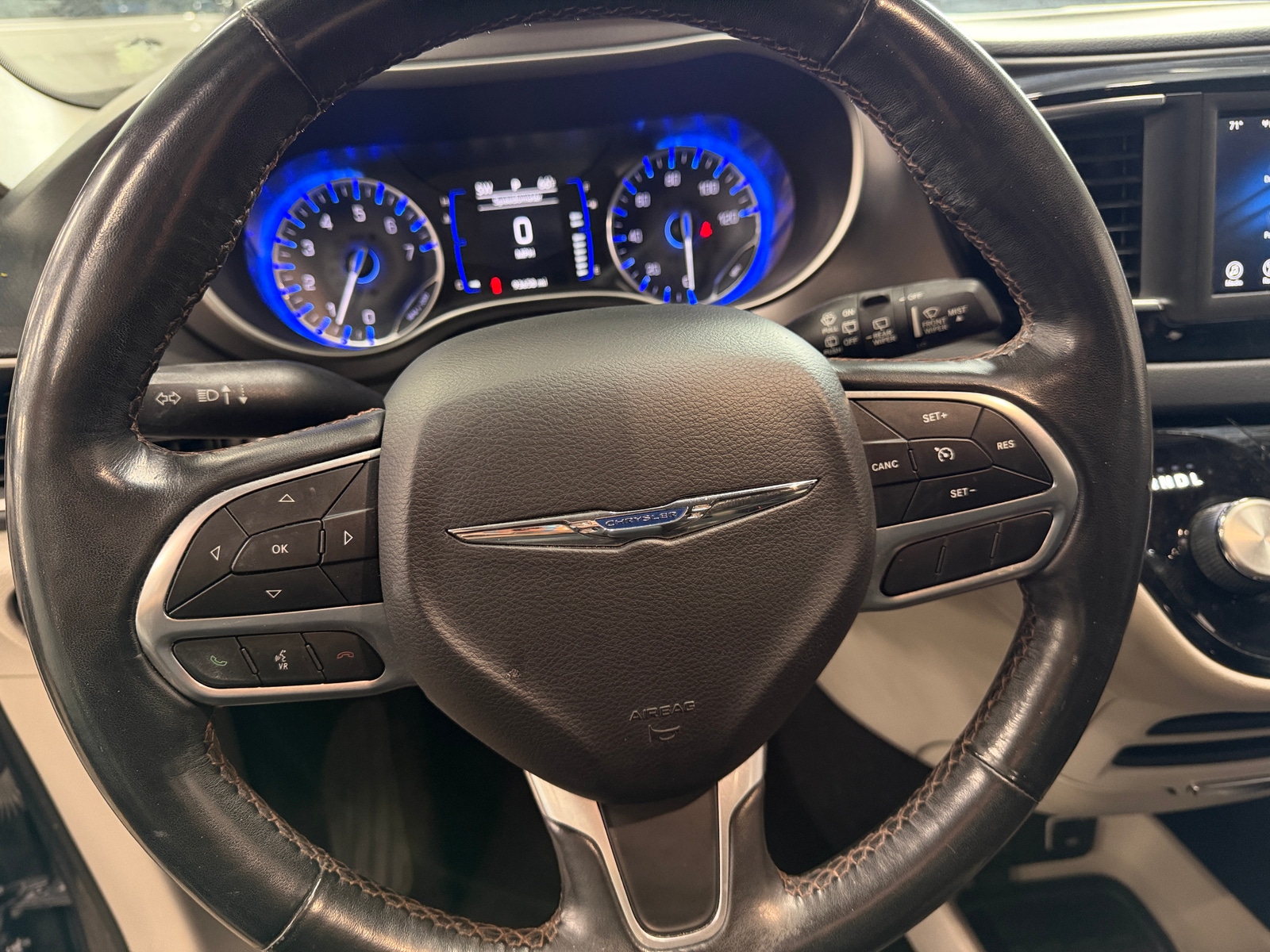 Thumbnail: 2020 Chrysler Pacifica - 4