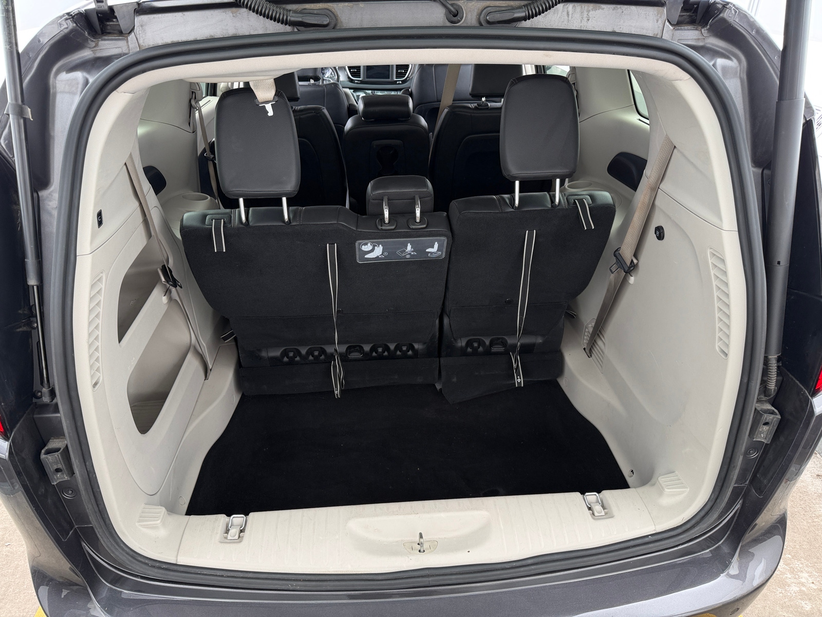 Thumbnail: 2020 Chrysler Pacifica - 6