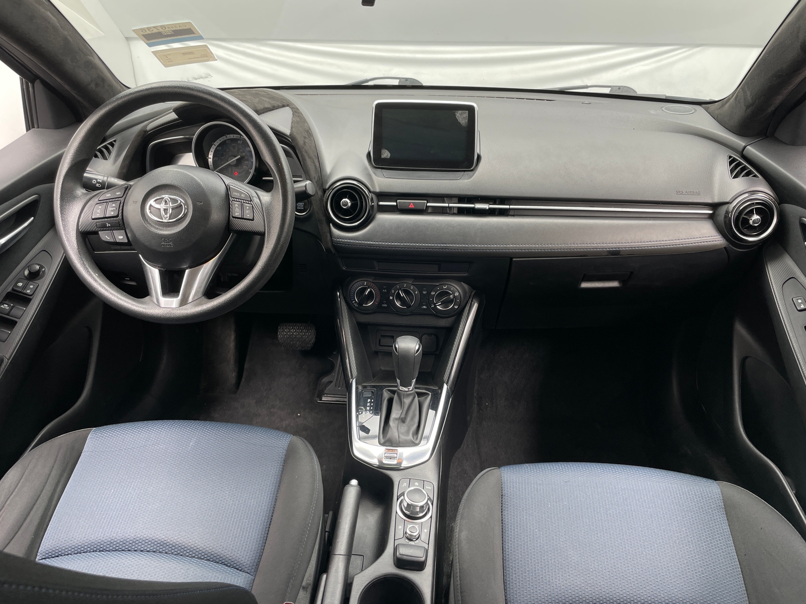 Thumbnail: 2018 Toyota Yaris iA - 3