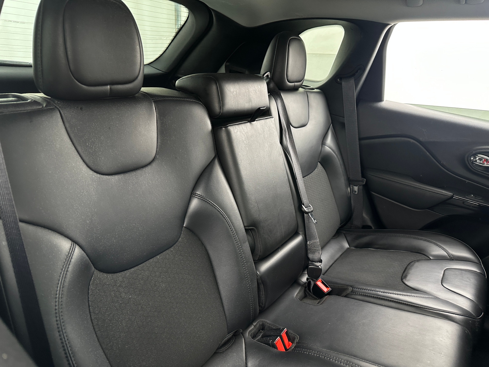 Thumbnail: 2020 Jeep Cherokee - 6