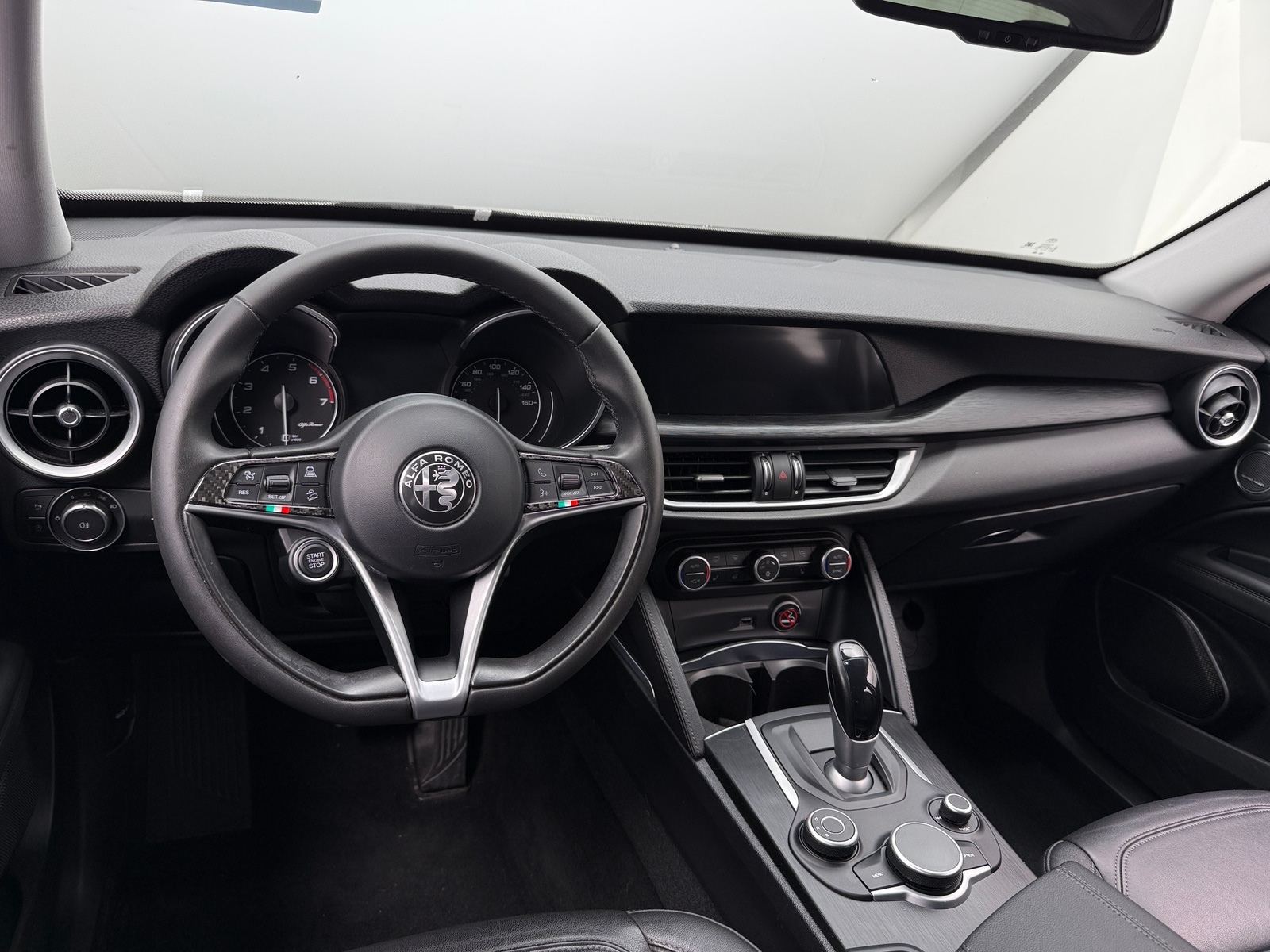 Thumbnail: 2018 Alfa Romeo Stelvio - 2