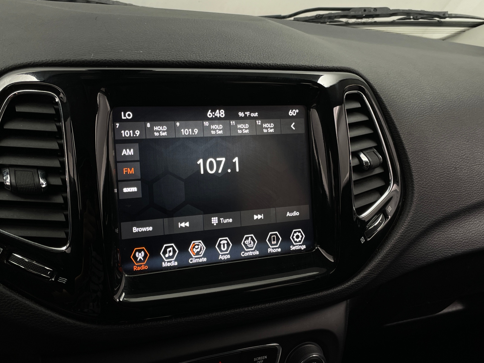 Thumbnail: 2020 Jeep Compass - 3