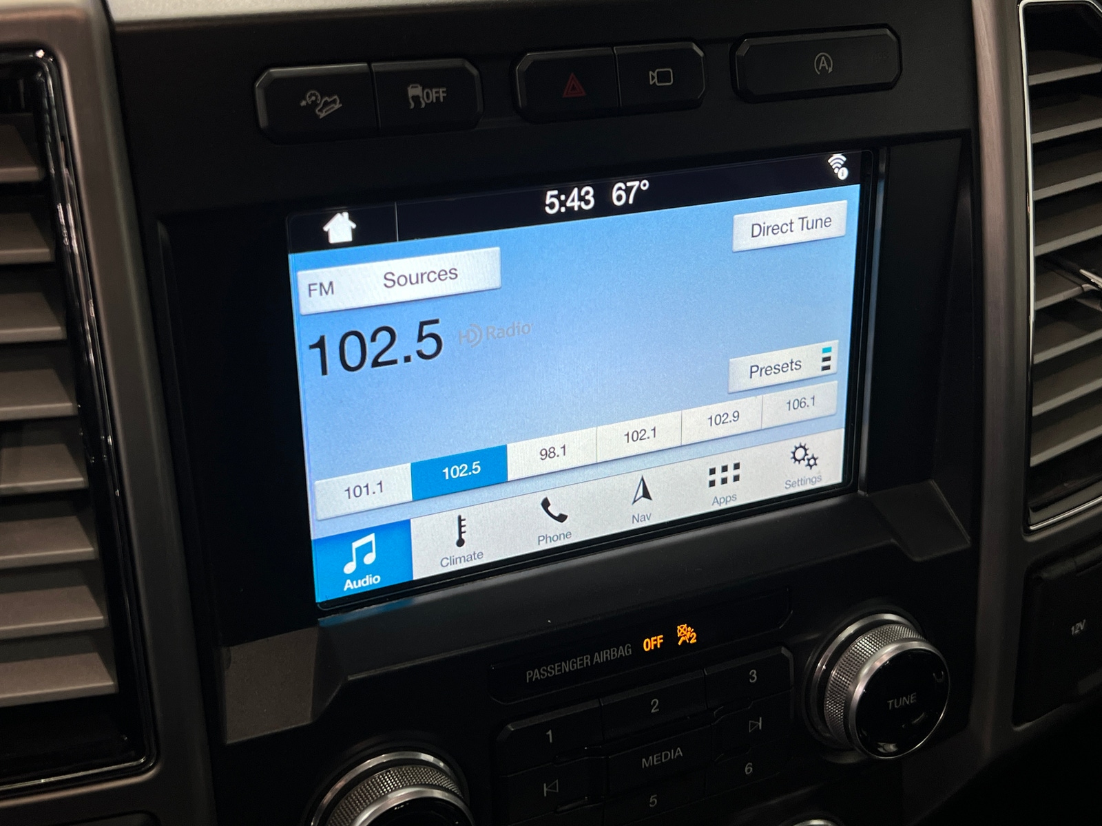 Thumbnail: 2018 Ford Econoline - 3