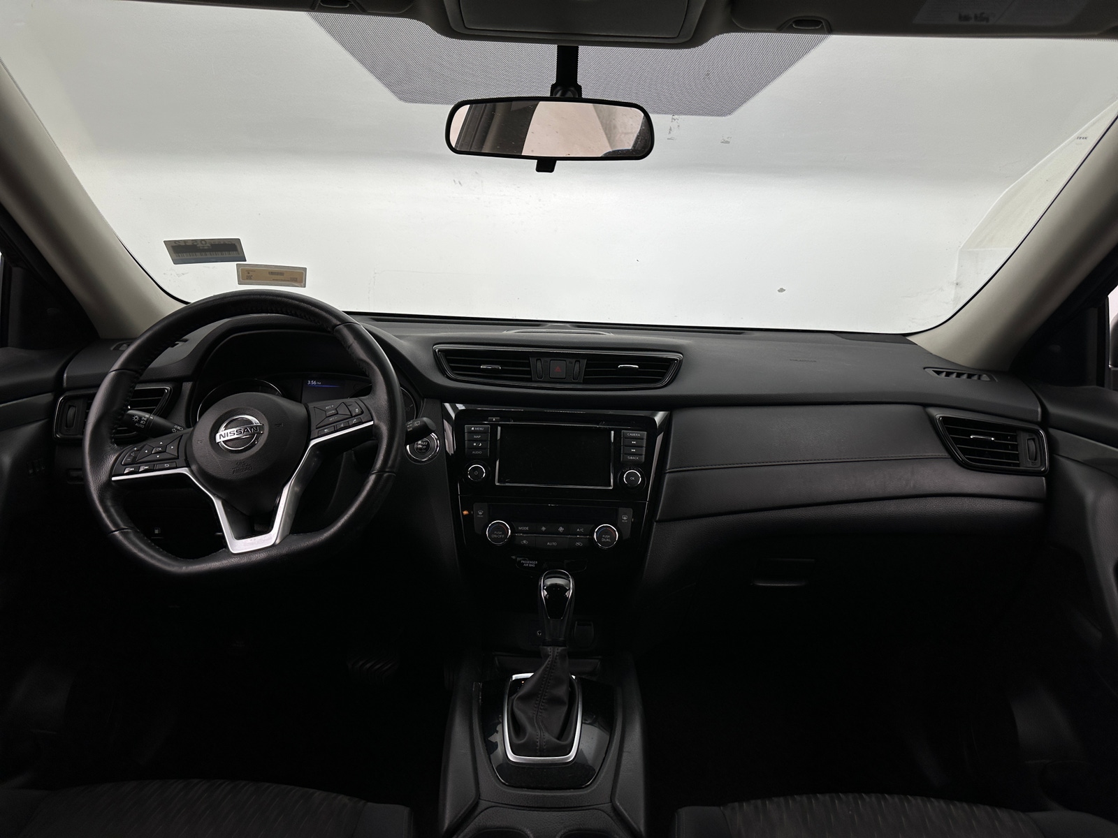 Thumbnail: 2018 Nissan Rogue - 3