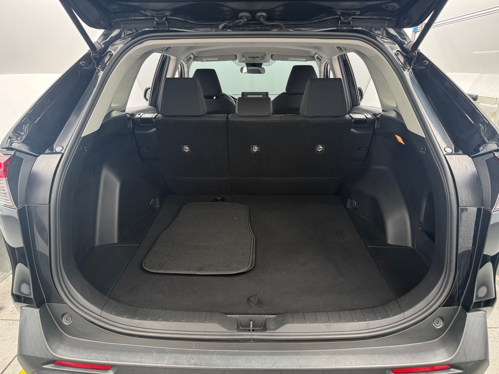 Thumbnail: 2019 Toyota RAV4 - 7