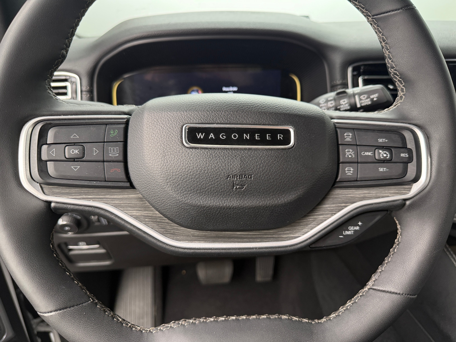 Thumbnail: 2024 Jeep Wagoneer - 4